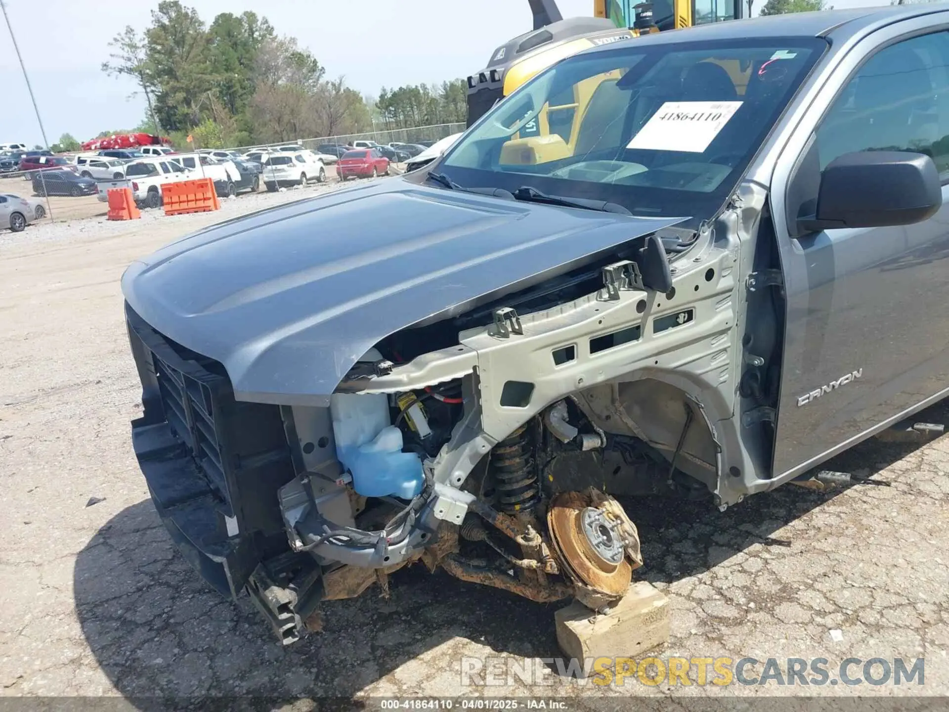 18 Photograph of a damaged car 1GTG5BEA0L1121378 GMC CANYON 2020