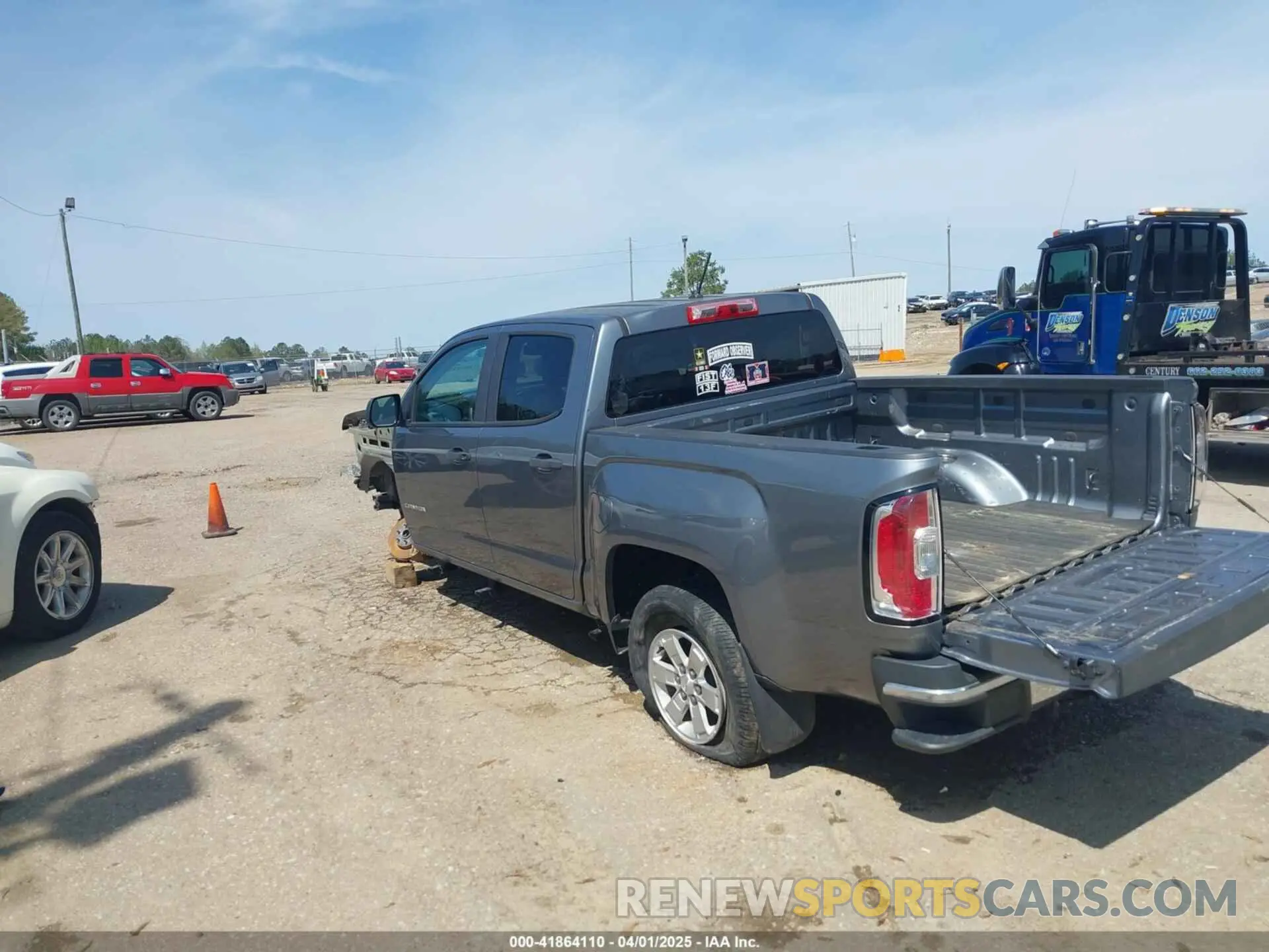 3 Photograph of a damaged car 1GTG5BEA0L1121378 GMC CANYON 2020