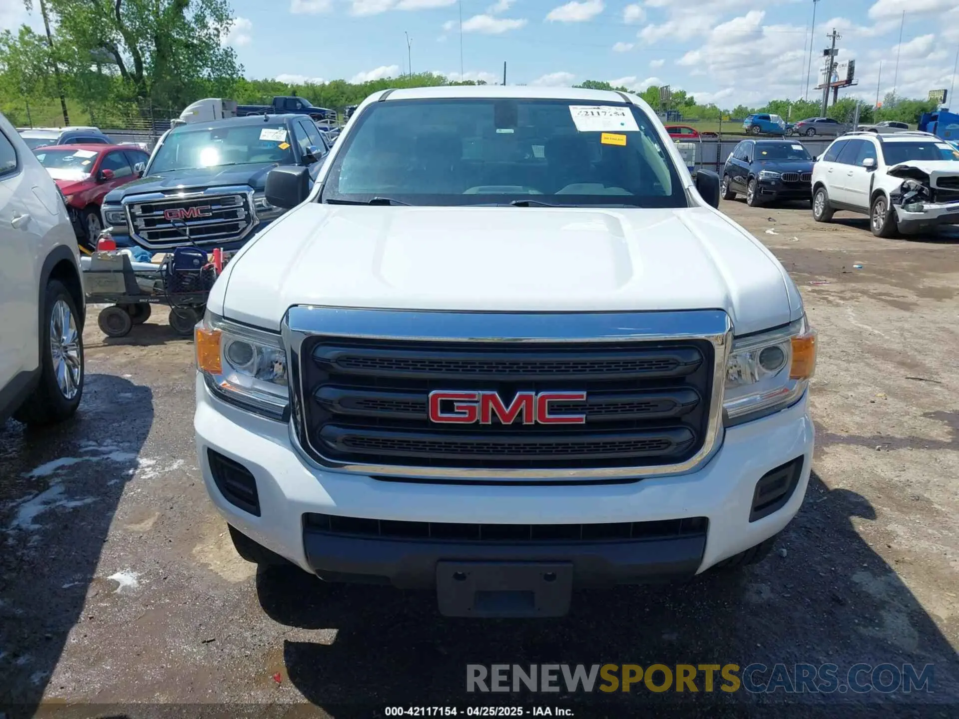 12 Photograph of a damaged car 1GTG5BEA3L1224410 GMC CANYON 2020