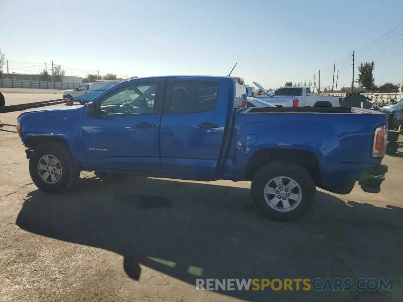 2 Photograph of a damaged car 1GTG5BENXL1154312 GMC CANYON 2020