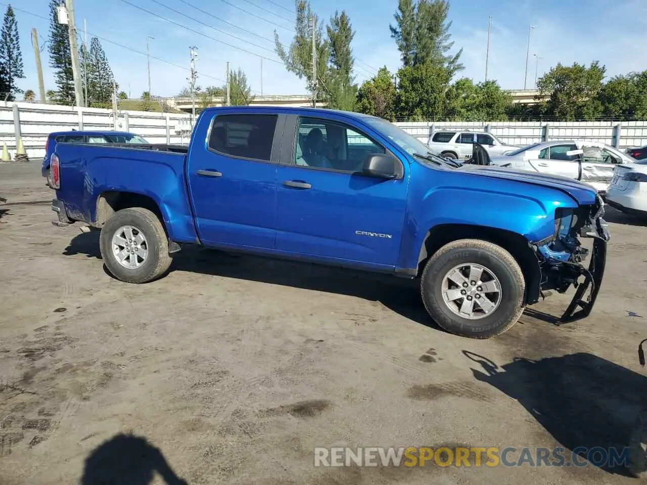 4 Photograph of a damaged car 1GTG5BENXL1154312 GMC CANYON 2020