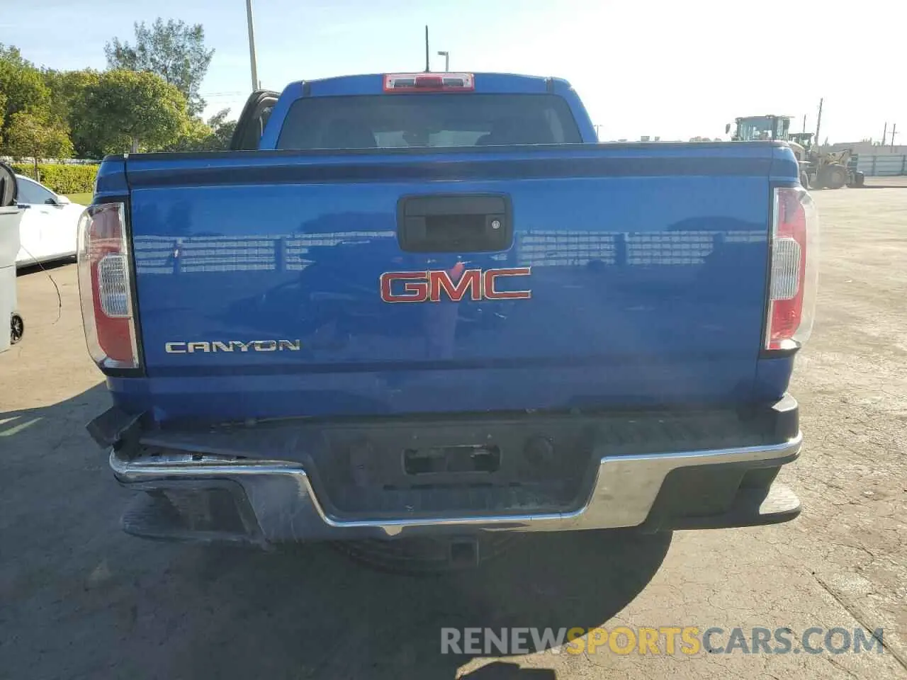 6 Photograph of a damaged car 1GTG5BENXL1154312 GMC CANYON 2020
