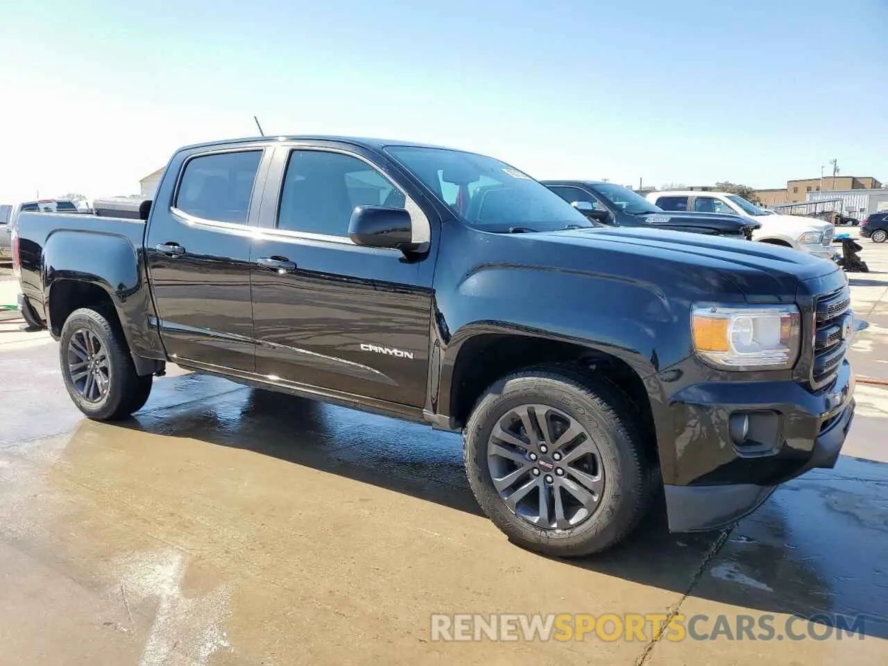 4 Photograph of a damaged car 1GTG5CEN2L1135565 GMC CANYON 2020