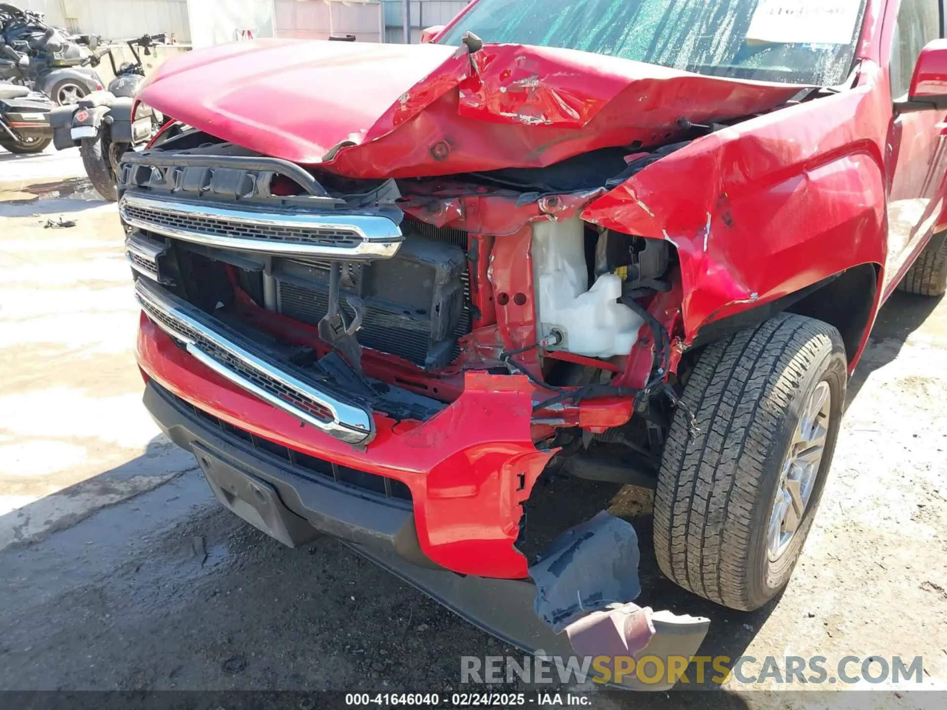 6 Photograph of a damaged car 1GTG5CEN5L1120042 GMC CANYON 2020