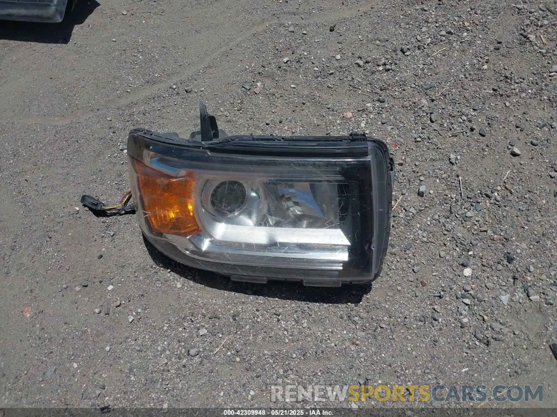 12 Photograph of a damaged car 1GTG5CEN7L1124478 GMC CANYON 2020