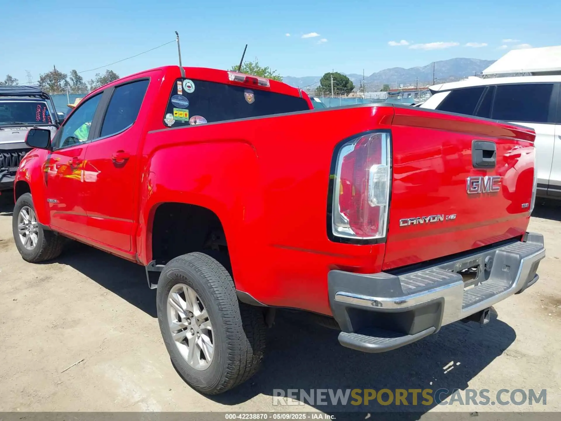 3 Photograph of a damaged car 1GTG5CEN7L1181313 GMC CANYON 2020