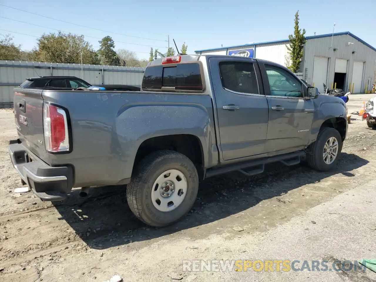 3 Photograph of a damaged car 1GTG5CENXL1115144 GMC CANYON 2020
