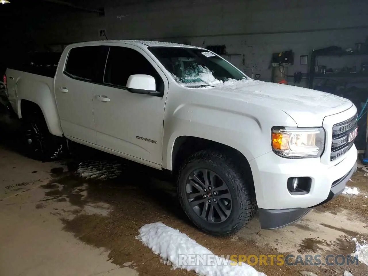 4 Photograph of a damaged car 1GTG6CEN0L1175169 GMC CANYON 2020