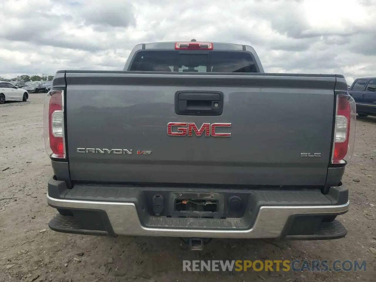 6 Photograph of a damaged car 1GTG6CEN8L1143022 GMC CANYON 2020