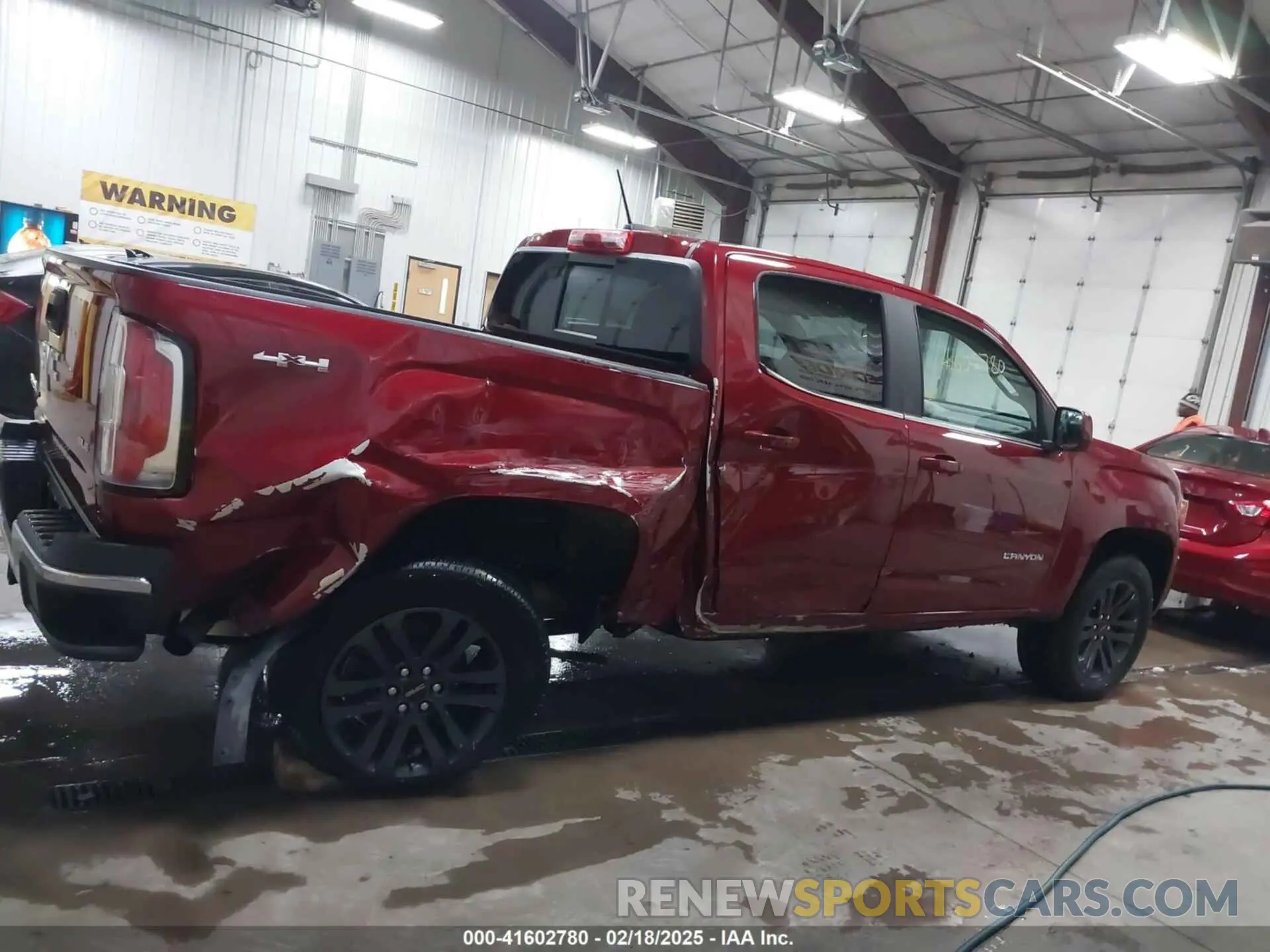 13 Photograph of a damaged car 1GTG6CENXL1163434 GMC CANYON 2020