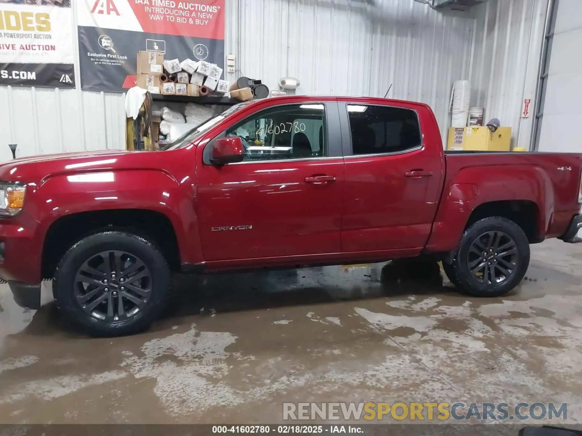14 Photograph of a damaged car 1GTG6CENXL1163434 GMC CANYON 2020
