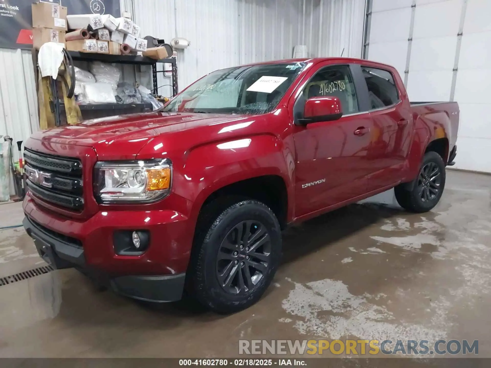 2 Photograph of a damaged car 1GTG6CENXL1163434 GMC CANYON 2020