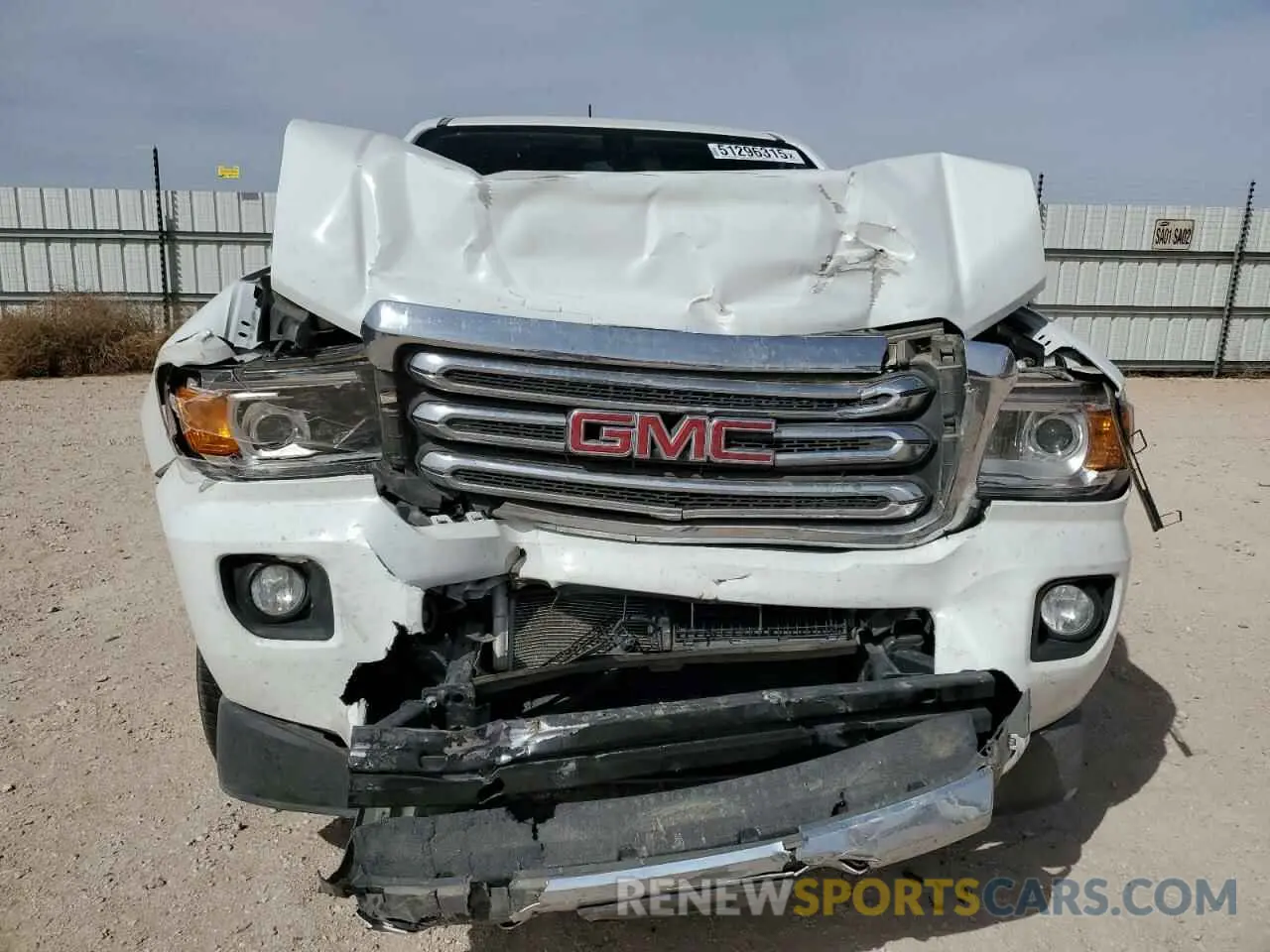 5 Photograph of a damaged car 1GTG6DEN3L1229537 GMC CANYON 2020