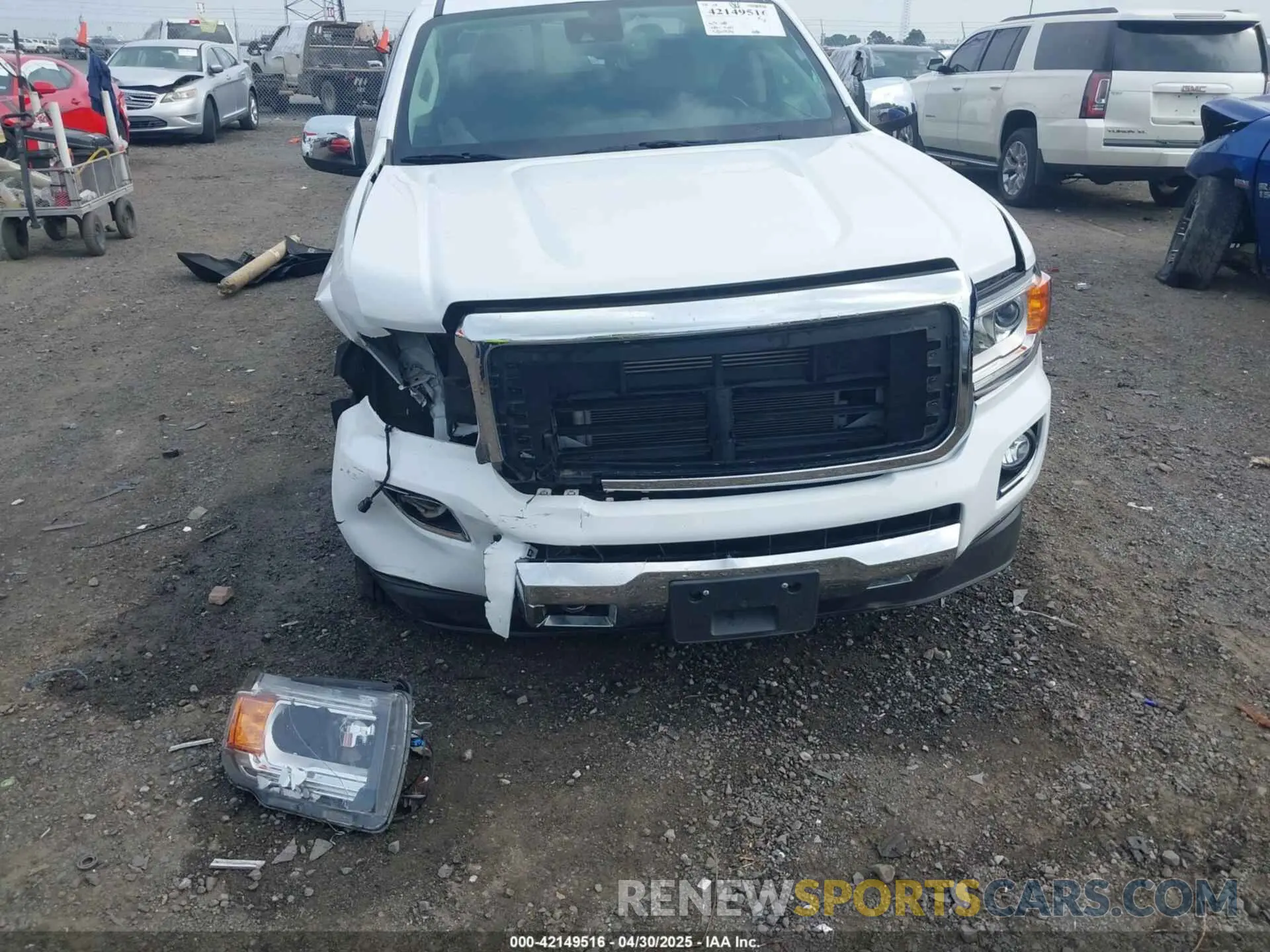12 Photograph of a damaged car 1GTG6EEN5L1141014 GMC CANYON 2020