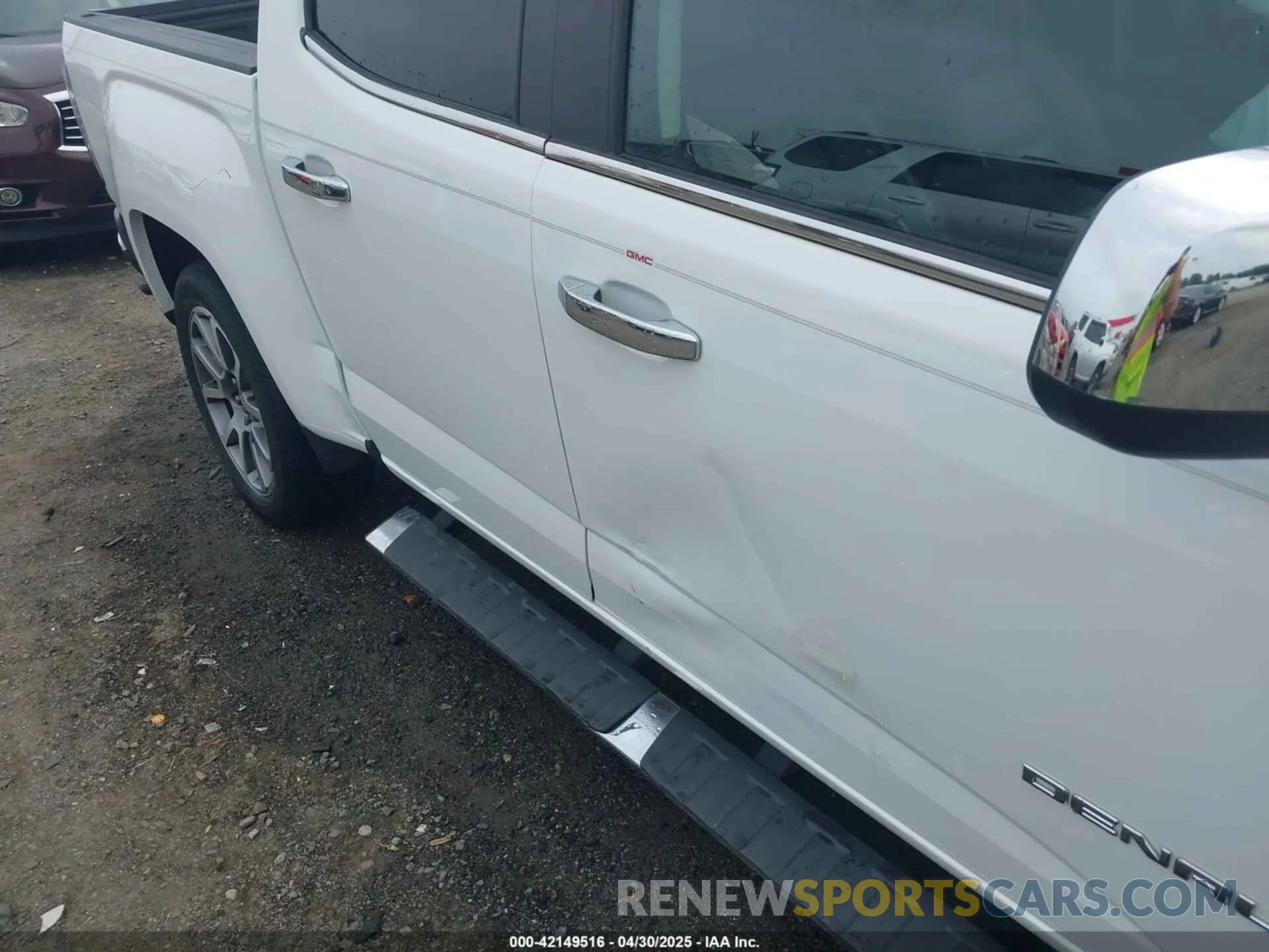 18 Photograph of a damaged car 1GTG6EEN5L1141014 GMC CANYON 2020