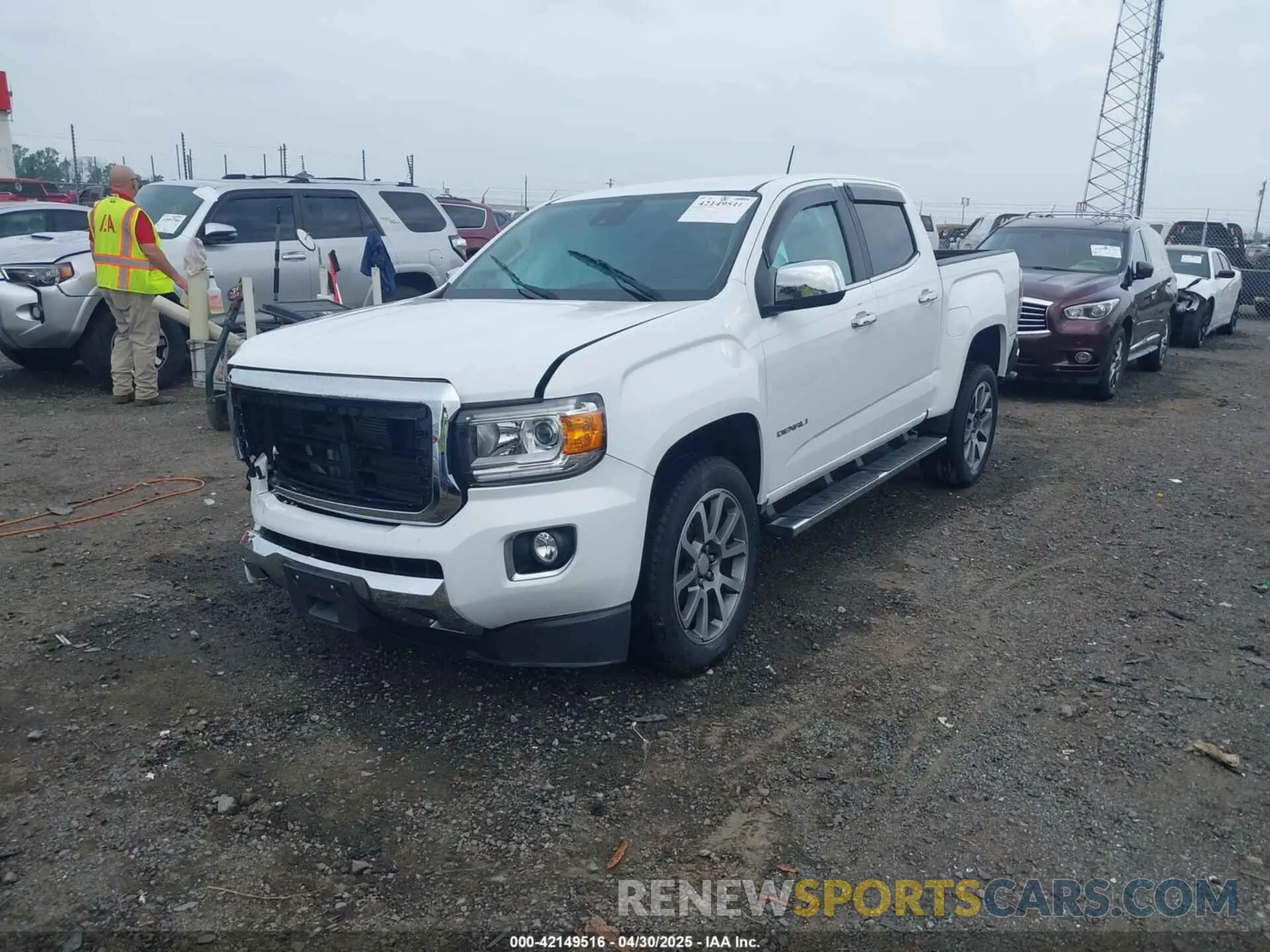 2 Photograph of a damaged car 1GTG6EEN5L1141014 GMC CANYON 2020