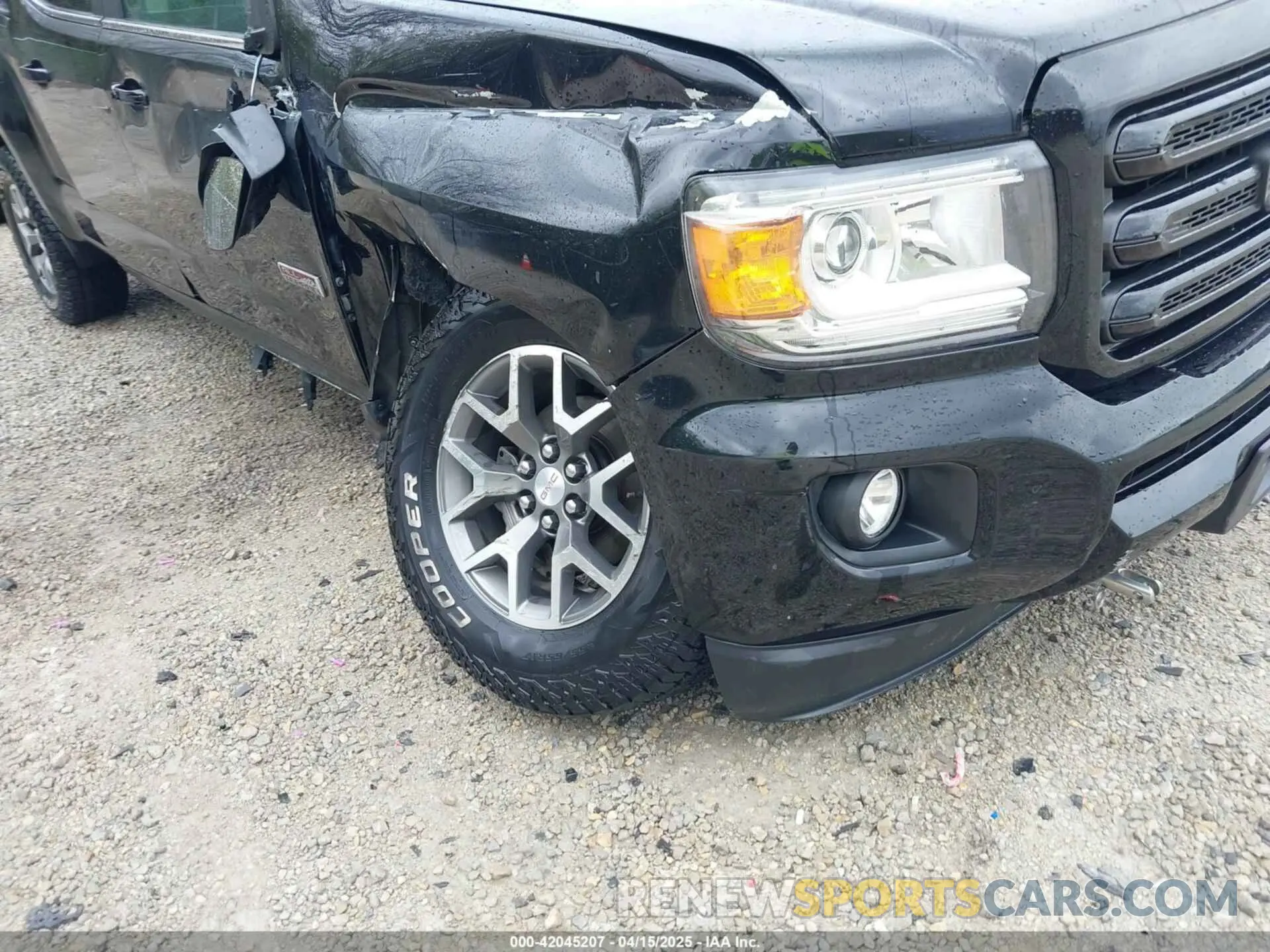 17 Photograph of a damaged car 1GTG6FEN8L1181187 GMC CANYON 2020