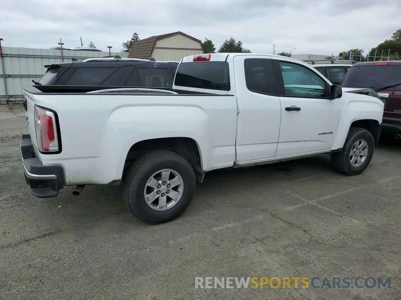 3 Photograph of a damaged car 1GTH5AEA4L1137176 GMC CANYON 2020