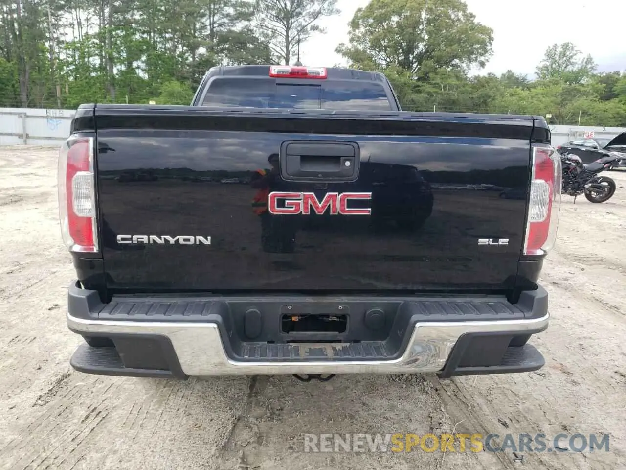 6 Photograph of a damaged car 1GTH5CEA9L1175742 GMC CANYON 2020