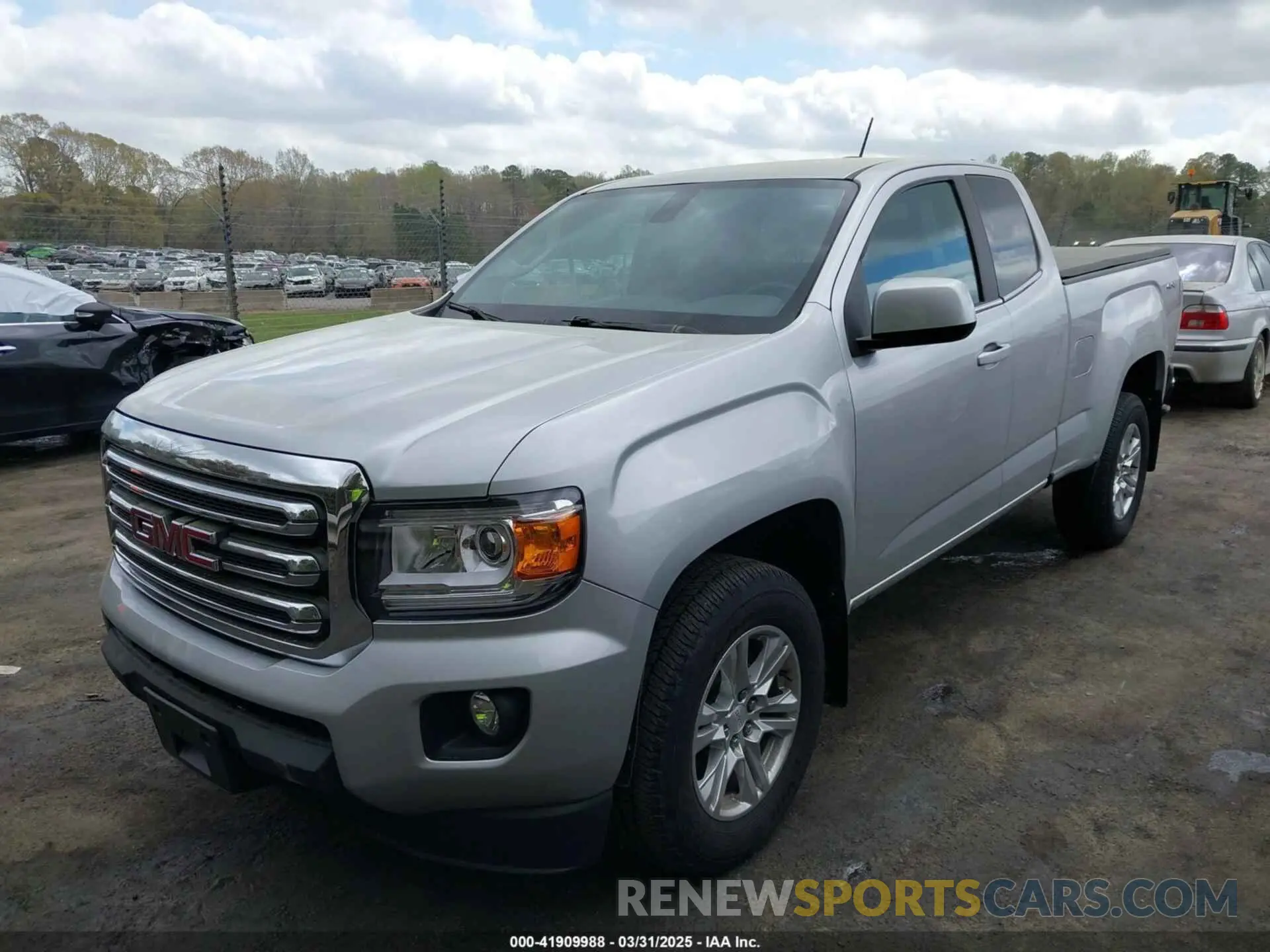 2 Photograph of a damaged car 1GTH6CEN6L1175293 GMC CANYON 2020