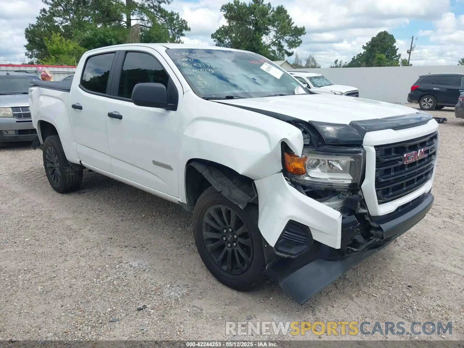 1 Photograph of a damaged car 1GTG5BEA0M1118949 GMC CANYON 2021