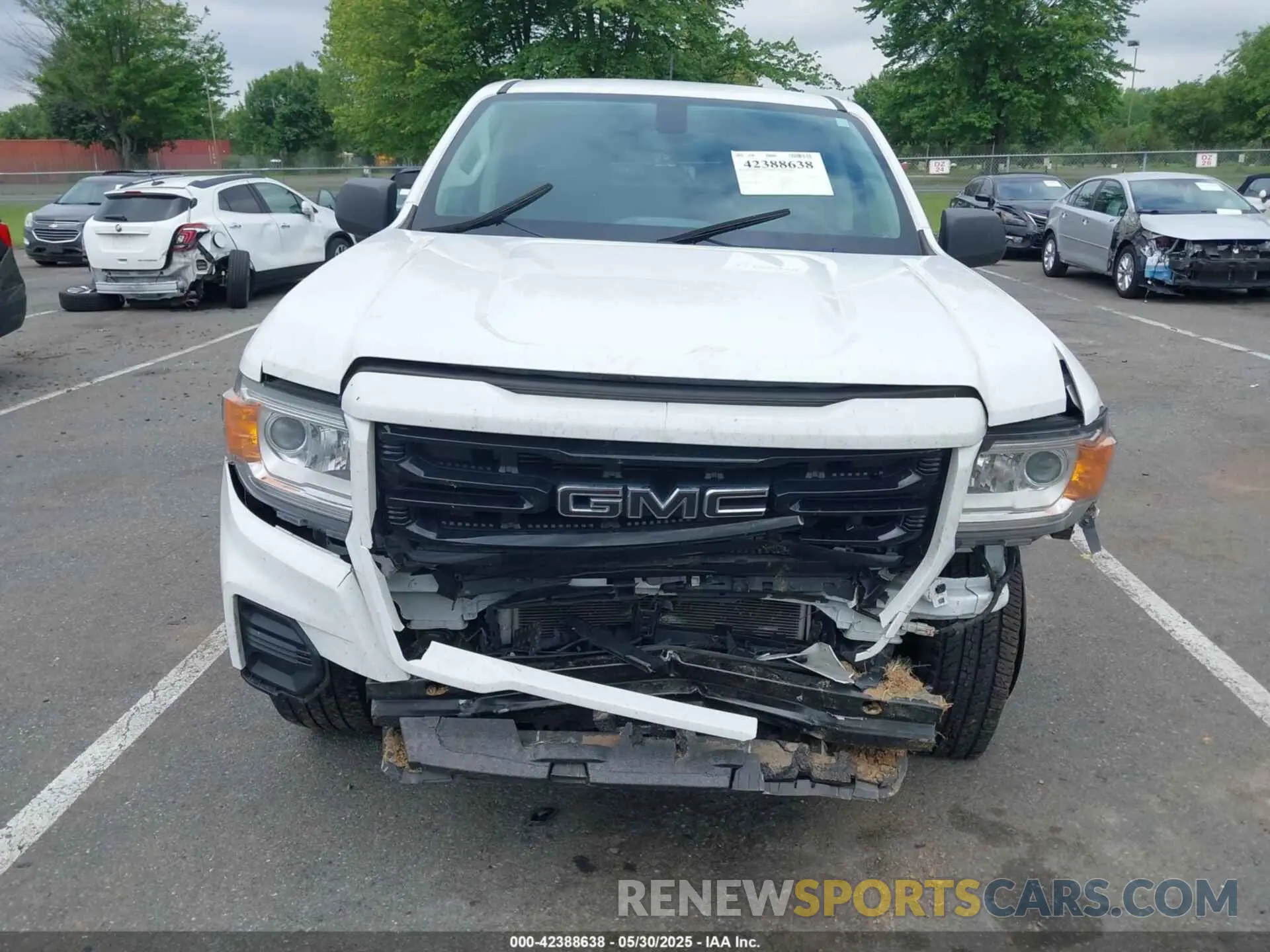 12 Photograph of a damaged car 1GTG5BEN2M1292797 GMC CANYON 2021