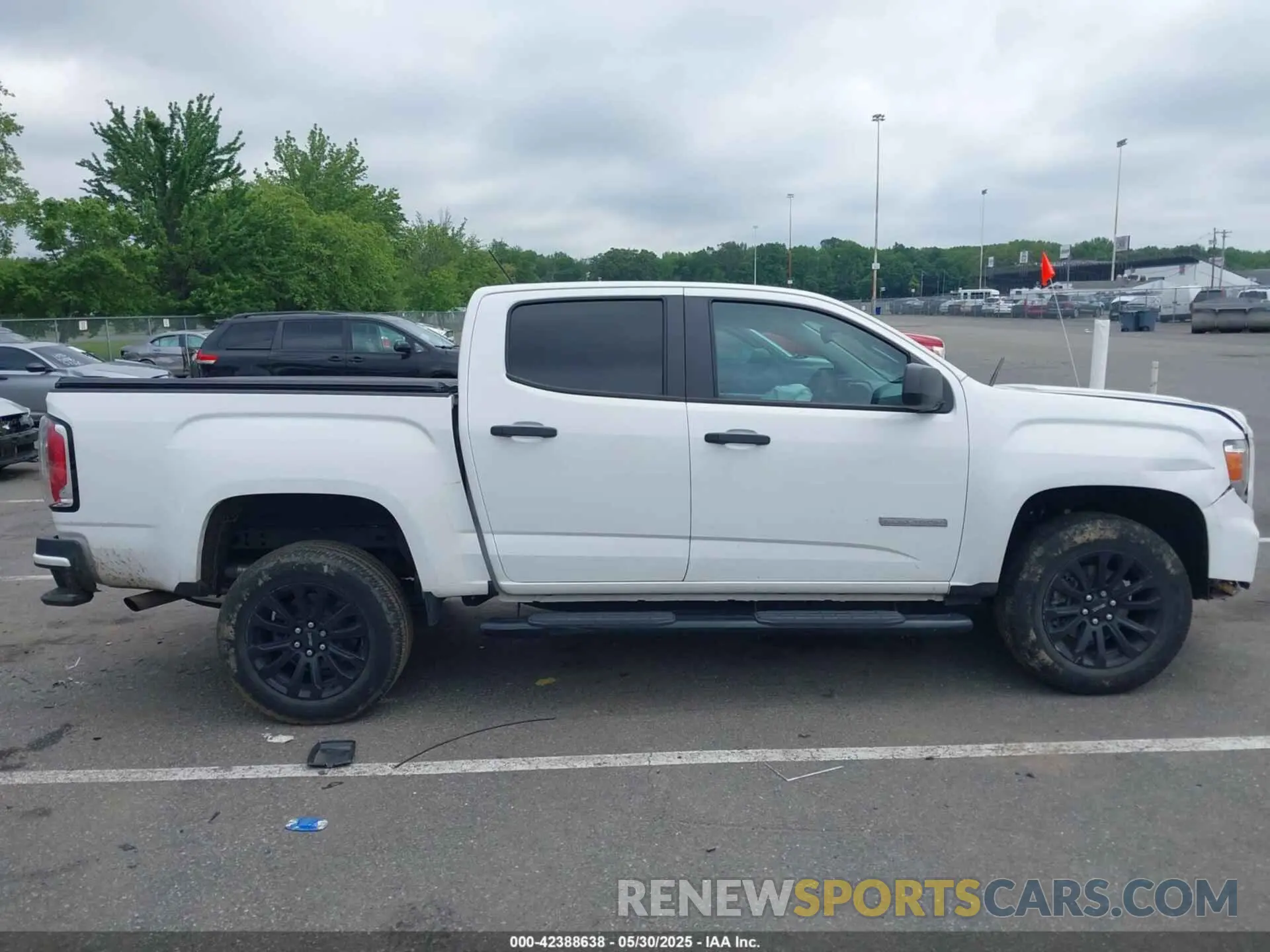 13 Photograph of a damaged car 1GTG5BEN2M1292797 GMC CANYON 2021