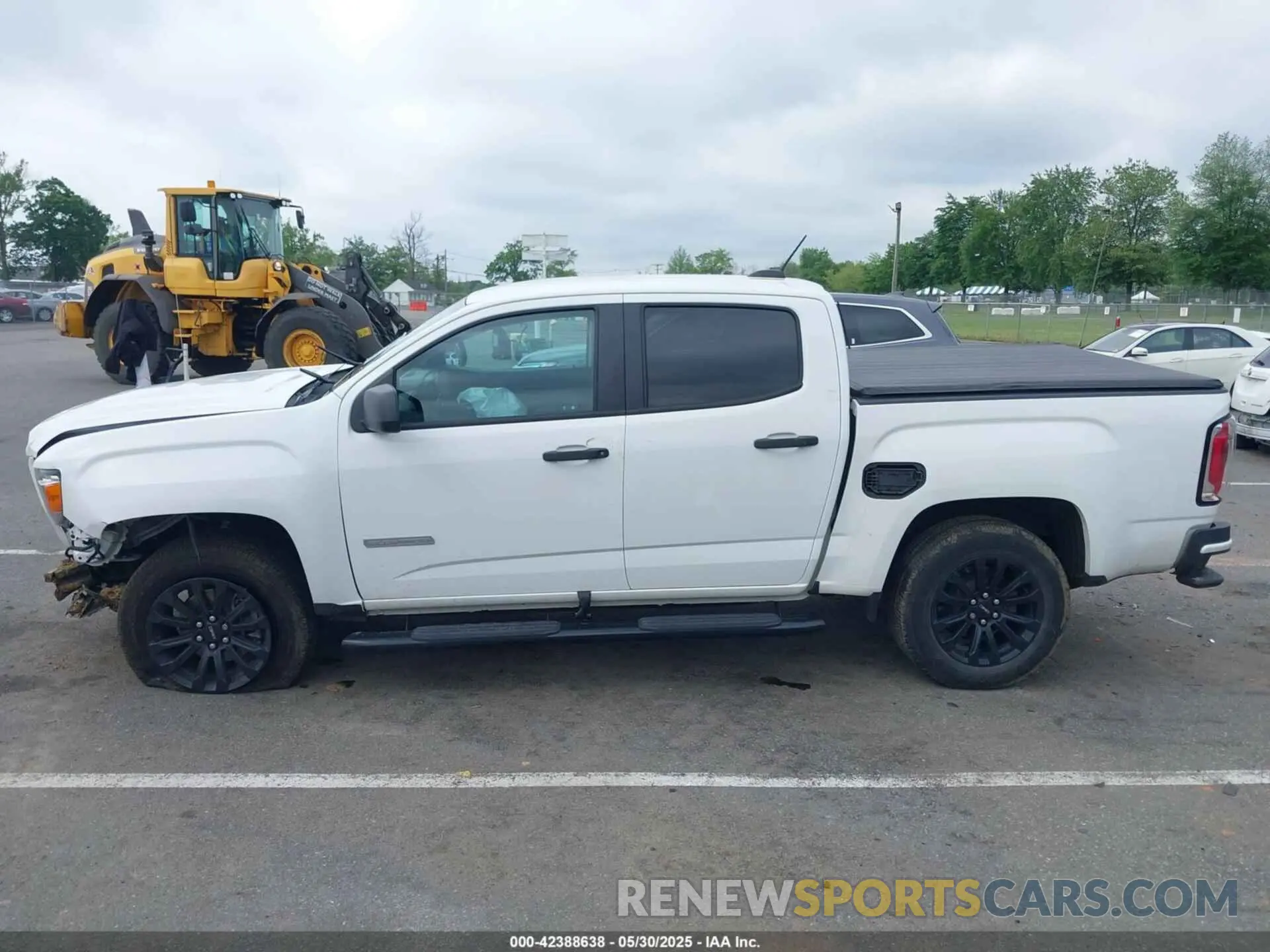 14 Photograph of a damaged car 1GTG5BEN2M1292797 GMC CANYON 2021