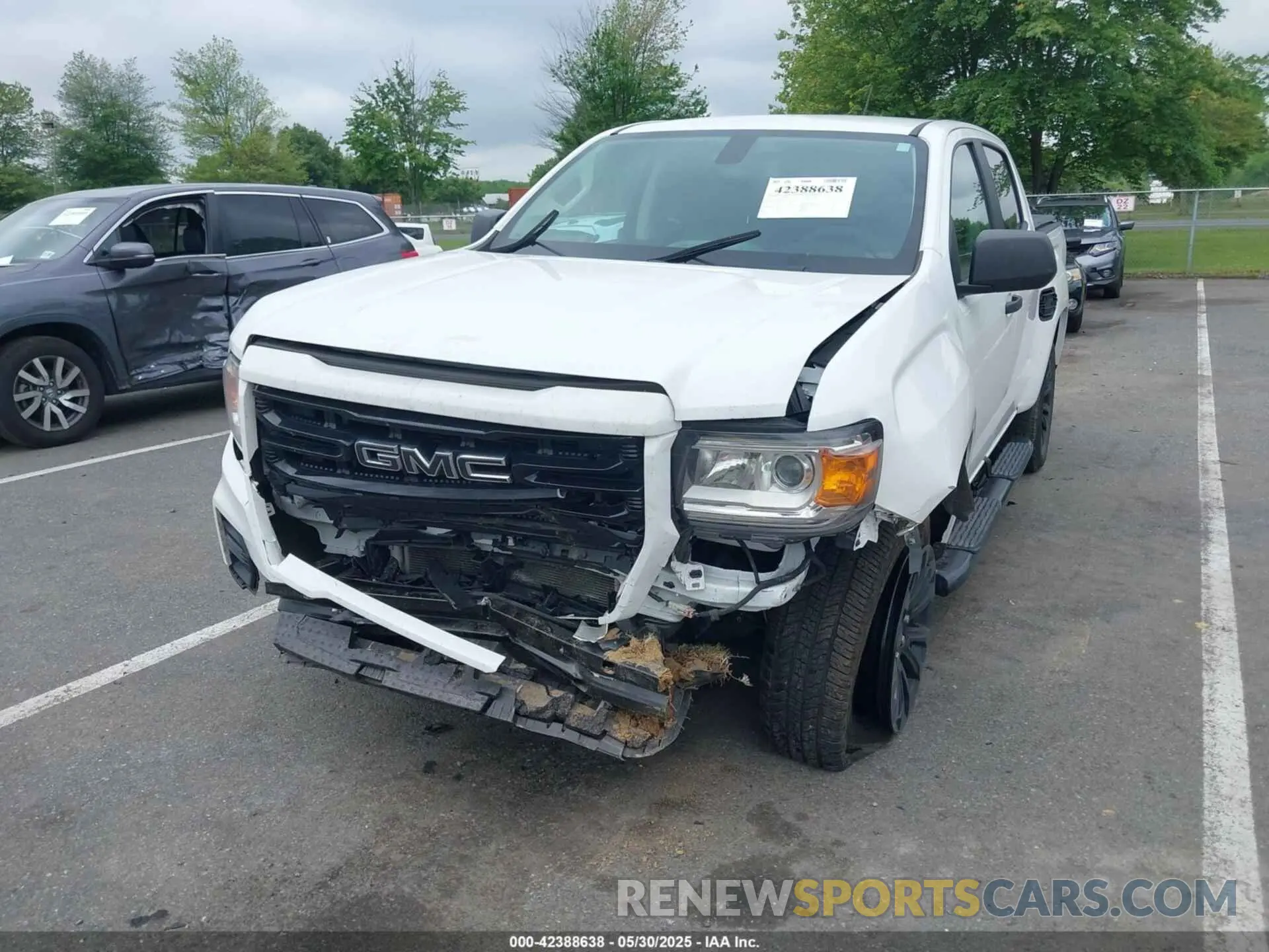 2 Photograph of a damaged car 1GTG5BEN2M1292797 GMC CANYON 2021