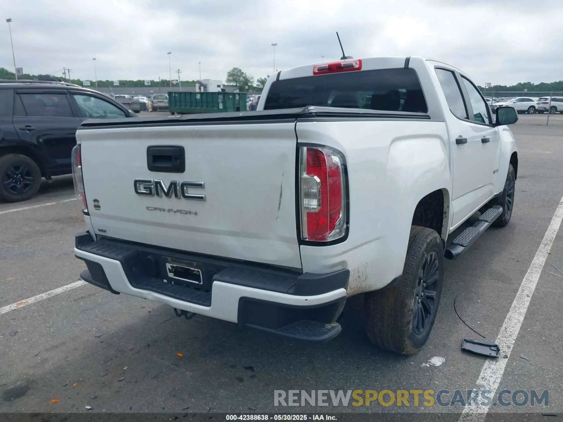4 Photograph of a damaged car 1GTG5BEN2M1292797 GMC CANYON 2021