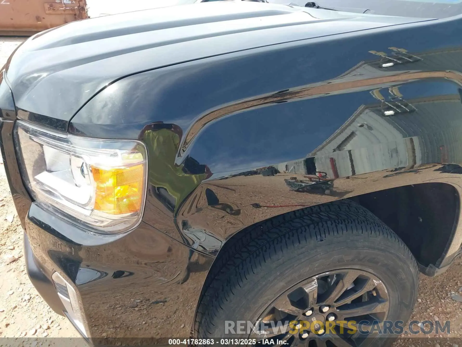 18 Photograph of a damaged car 1GTG5CEN4M1290149 GMC CANYON 2021