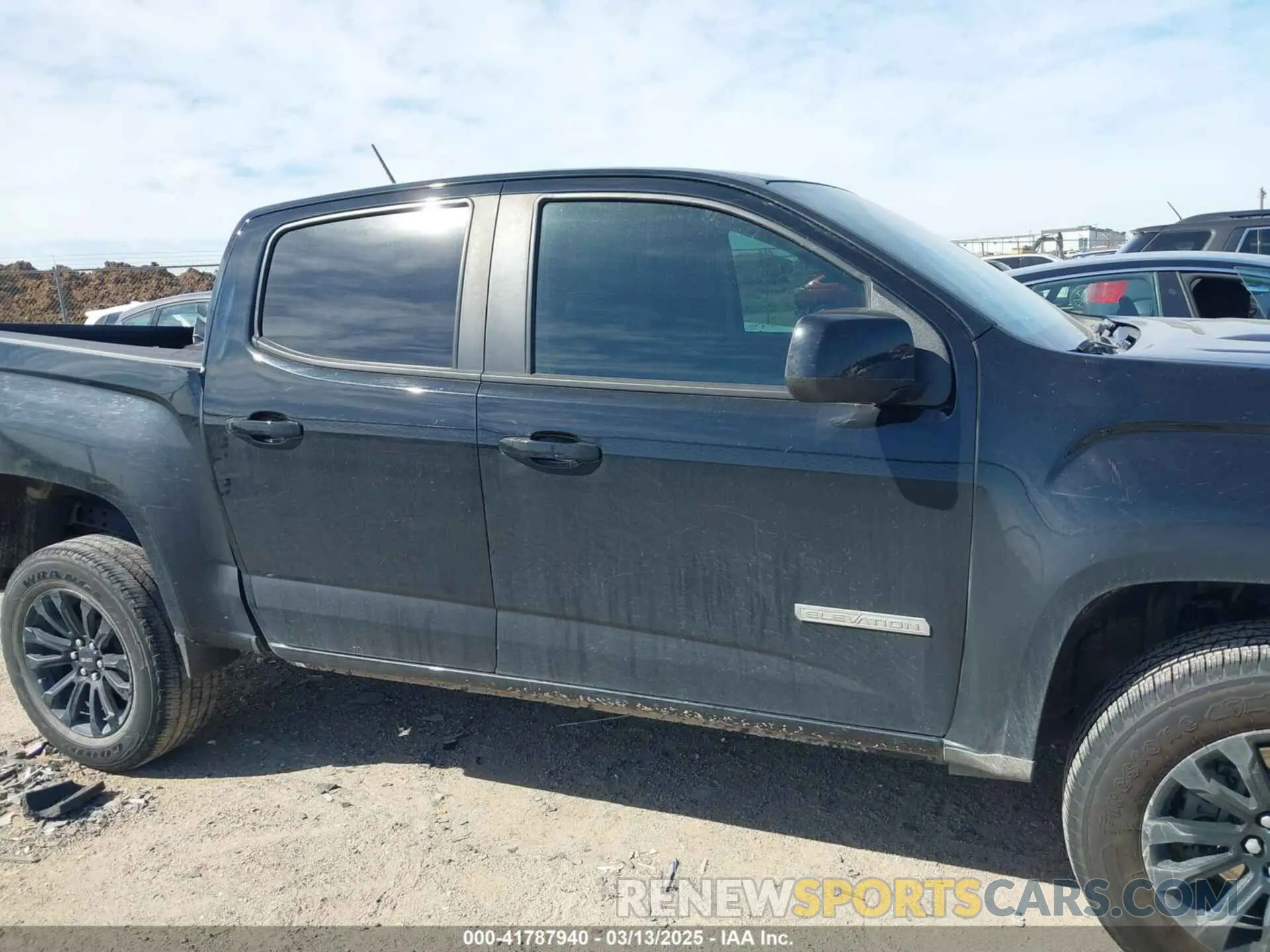 13 Photograph of a damaged car 1GTG5CEN8M1210433 GMC CANYON 2021