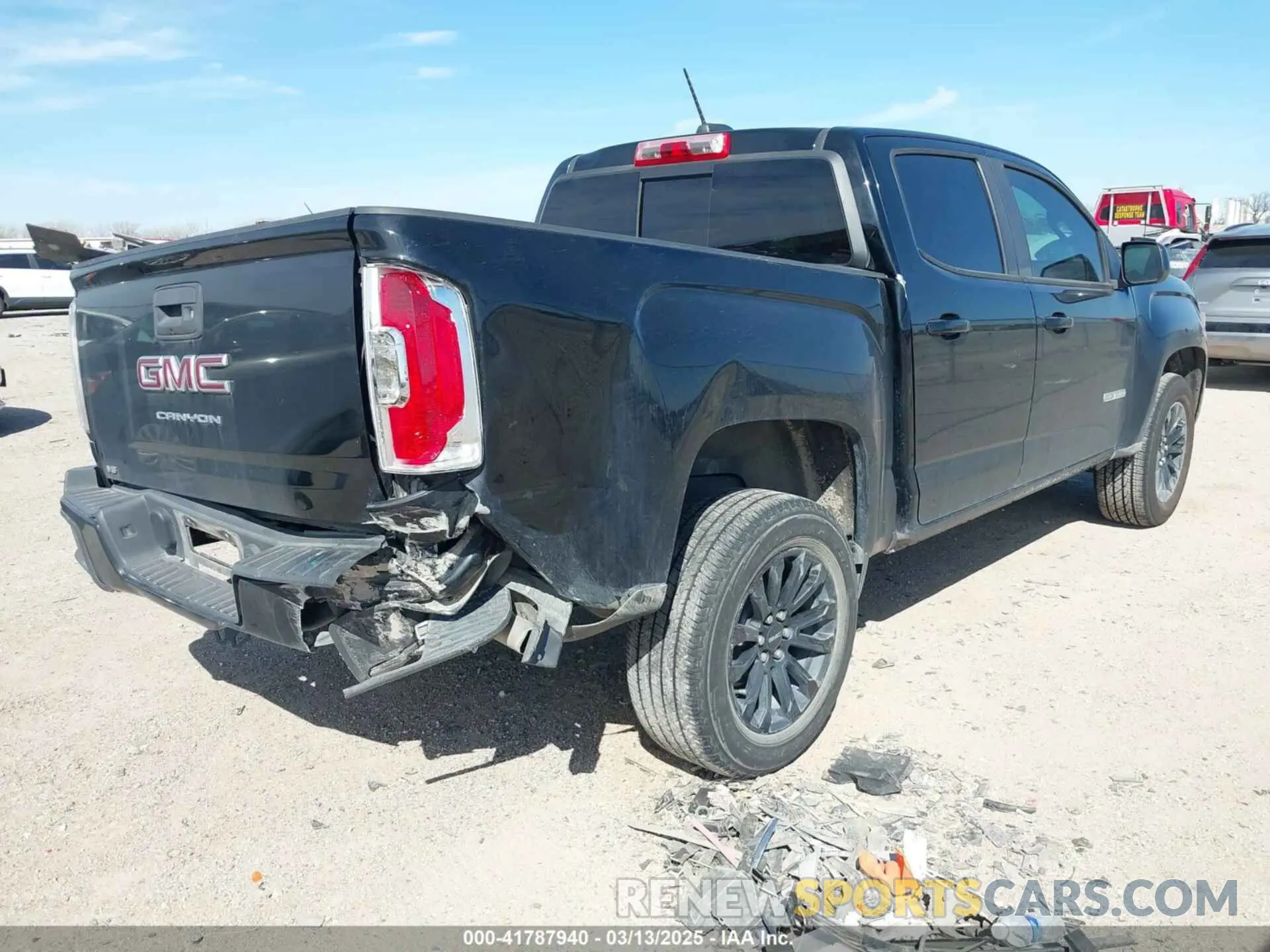 4 Photograph of a damaged car 1GTG5CEN8M1210433 GMC CANYON 2021