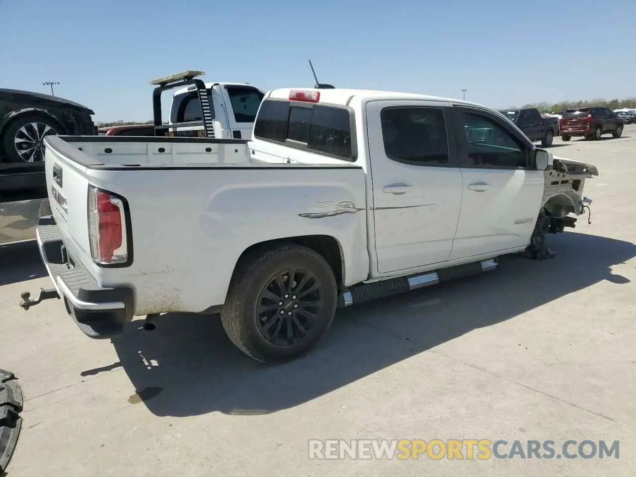 3 Photograph of a damaged car 1GTG5CENXM1293587 GMC CANYON 2021