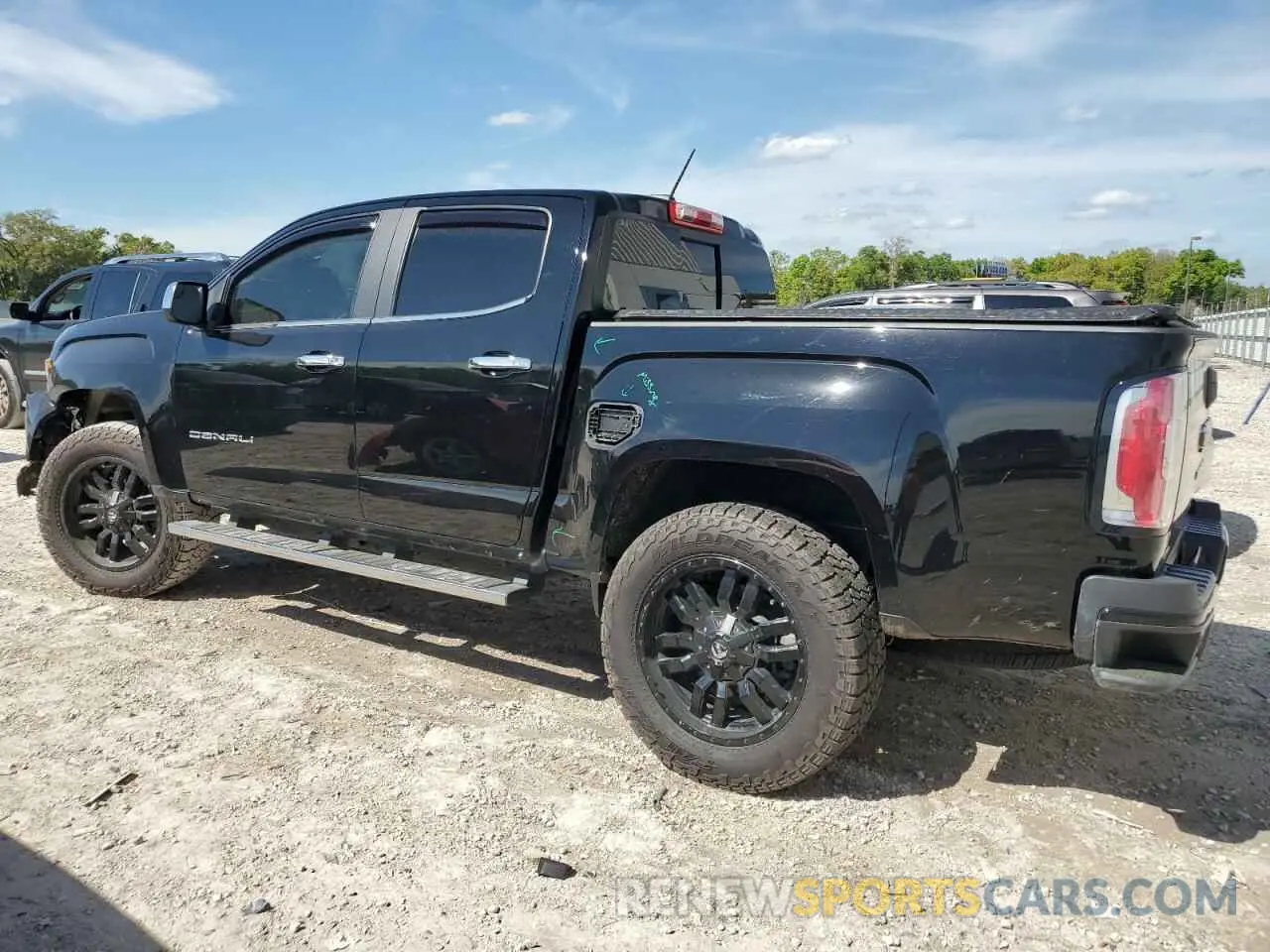 2 Photograph of a damaged car 1GTG5EEN9M1171878 GMC CANYON 2021