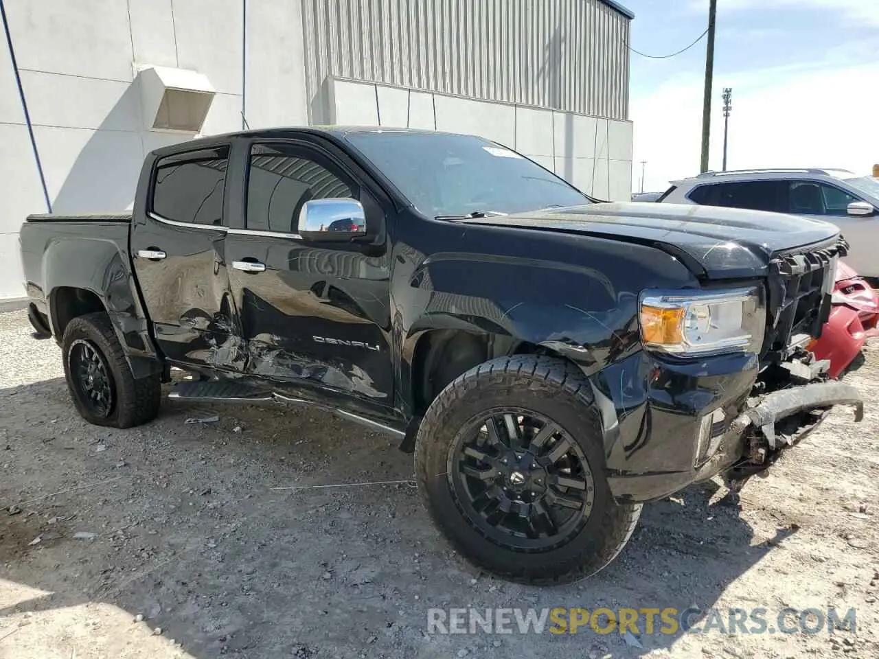 4 Photograph of a damaged car 1GTG5EEN9M1171878 GMC CANYON 2021