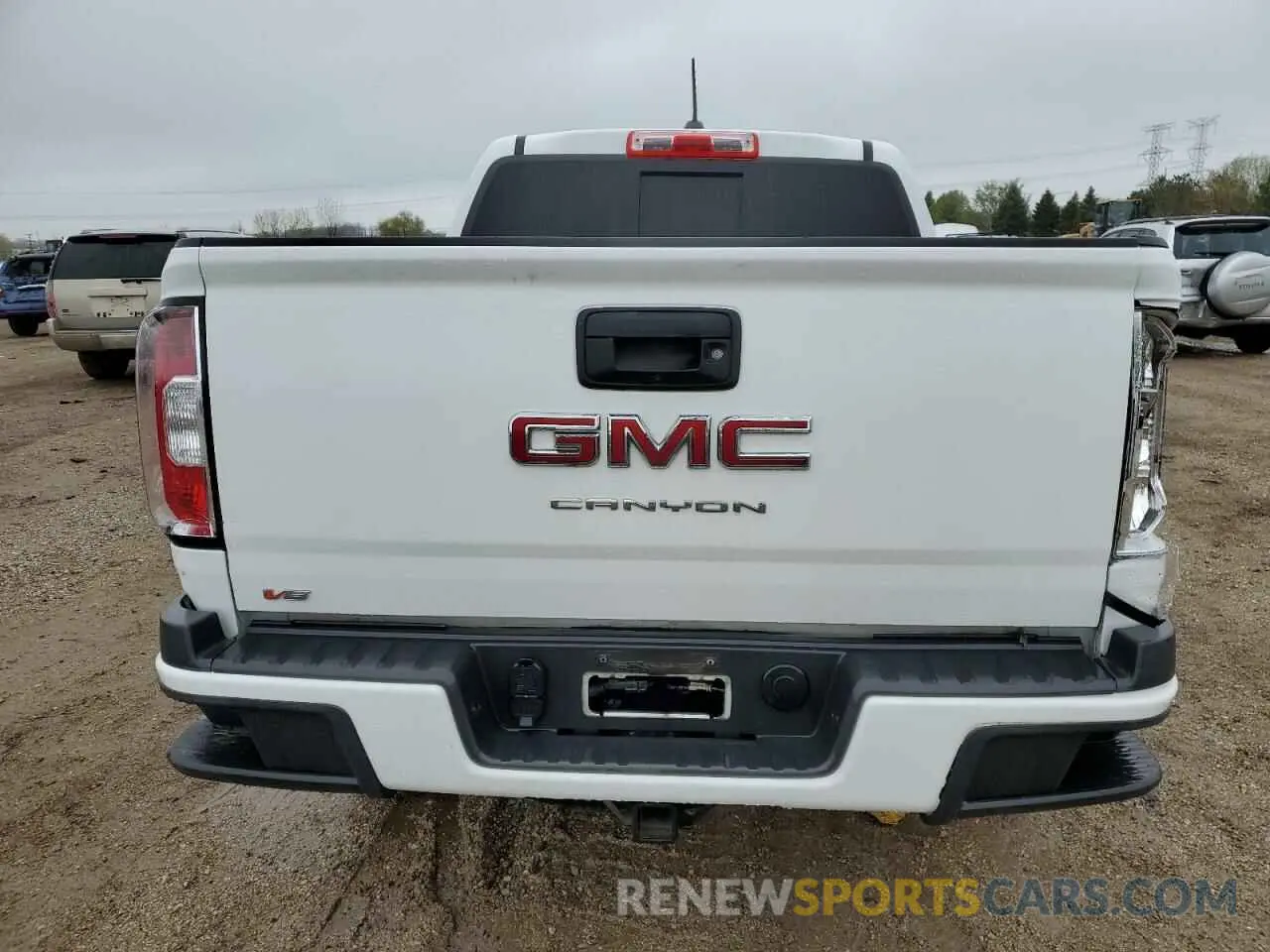 6 Photograph of a damaged car 1GTG6CEN1M1158799 GMC CANYON 2021
