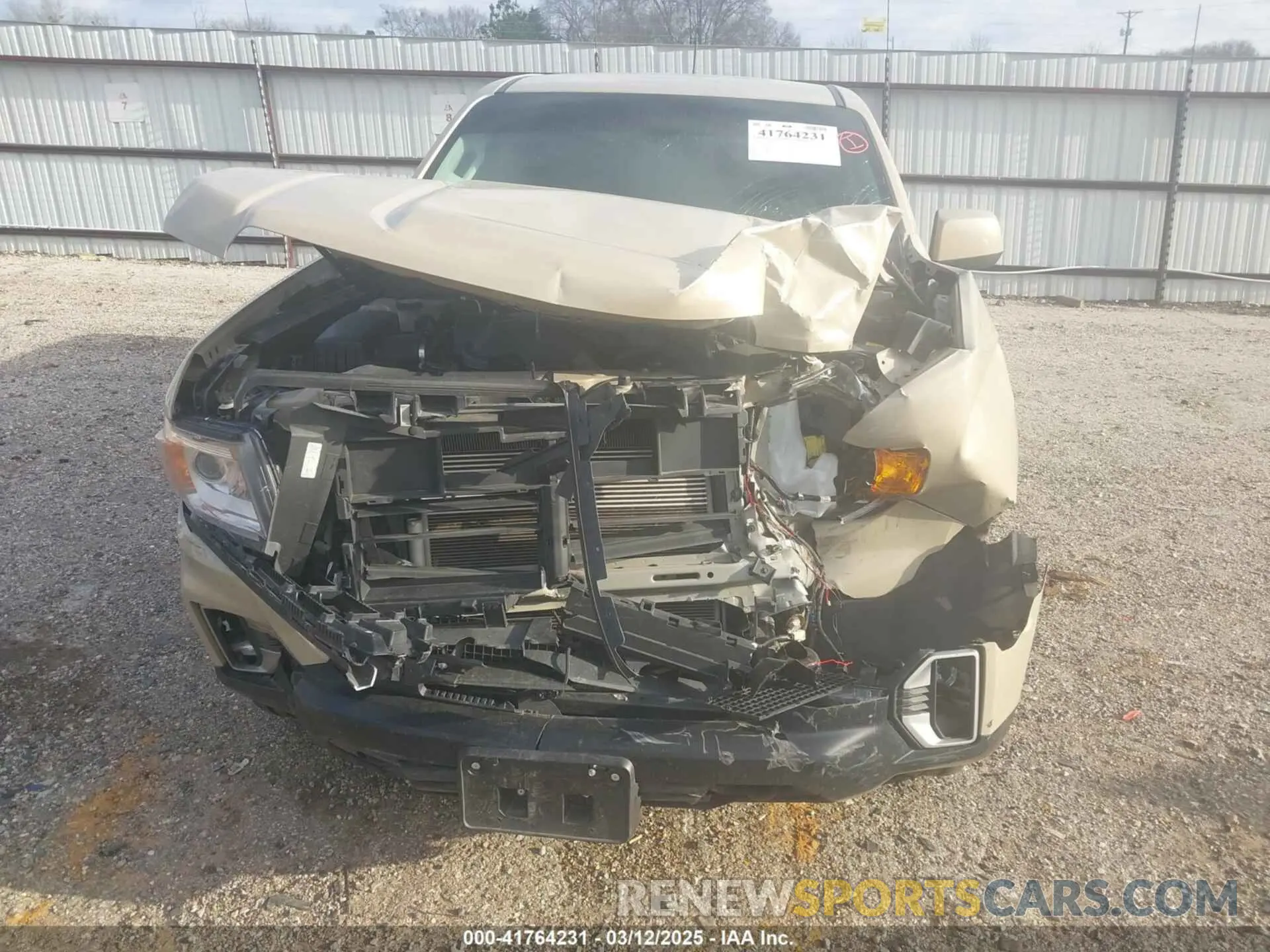 13 Photograph of a damaged car 1GTG6CEN4M1279682 GMC CANYON 2021