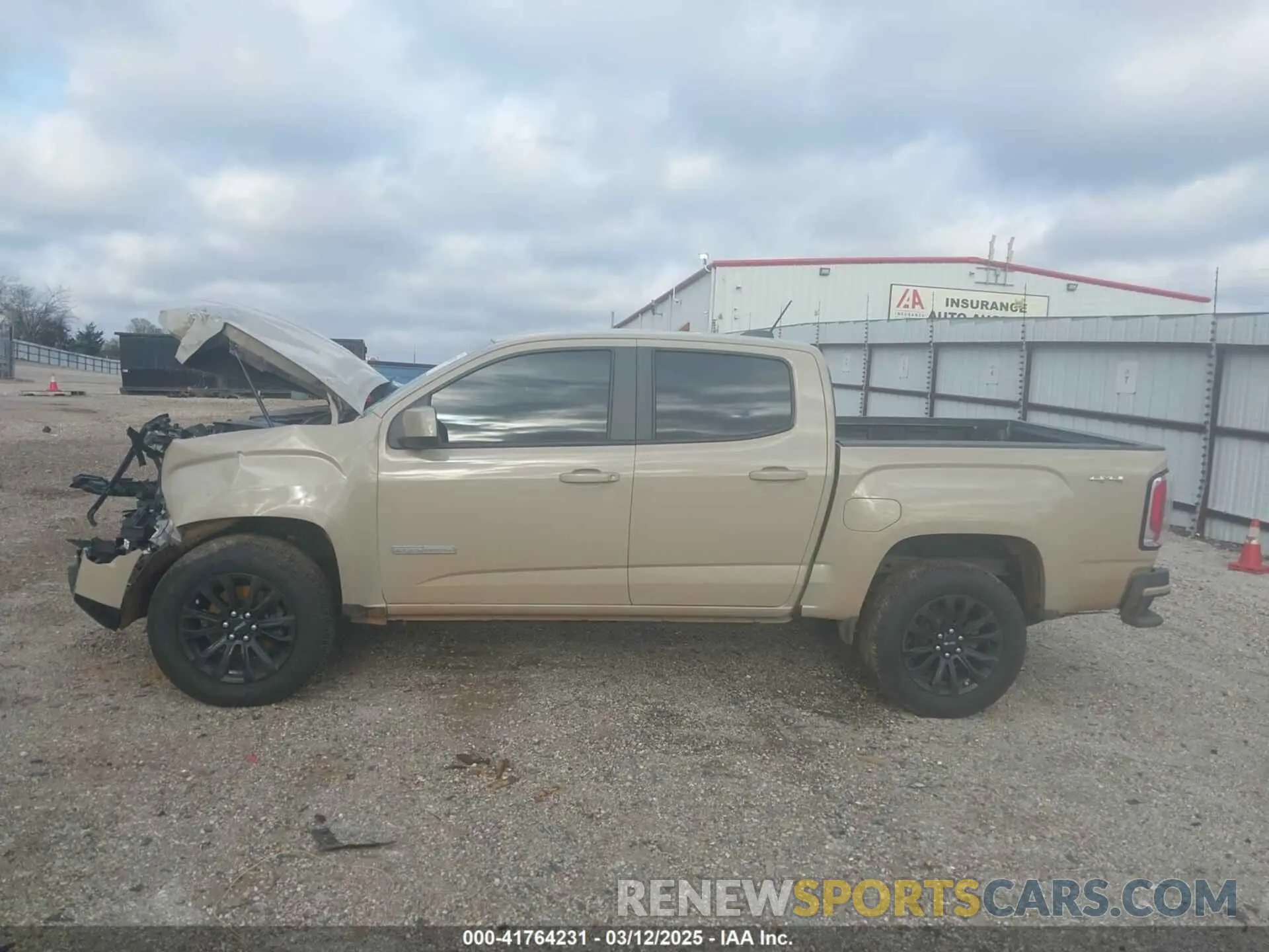 15 Photograph of a damaged car 1GTG6CEN4M1279682 GMC CANYON 2021