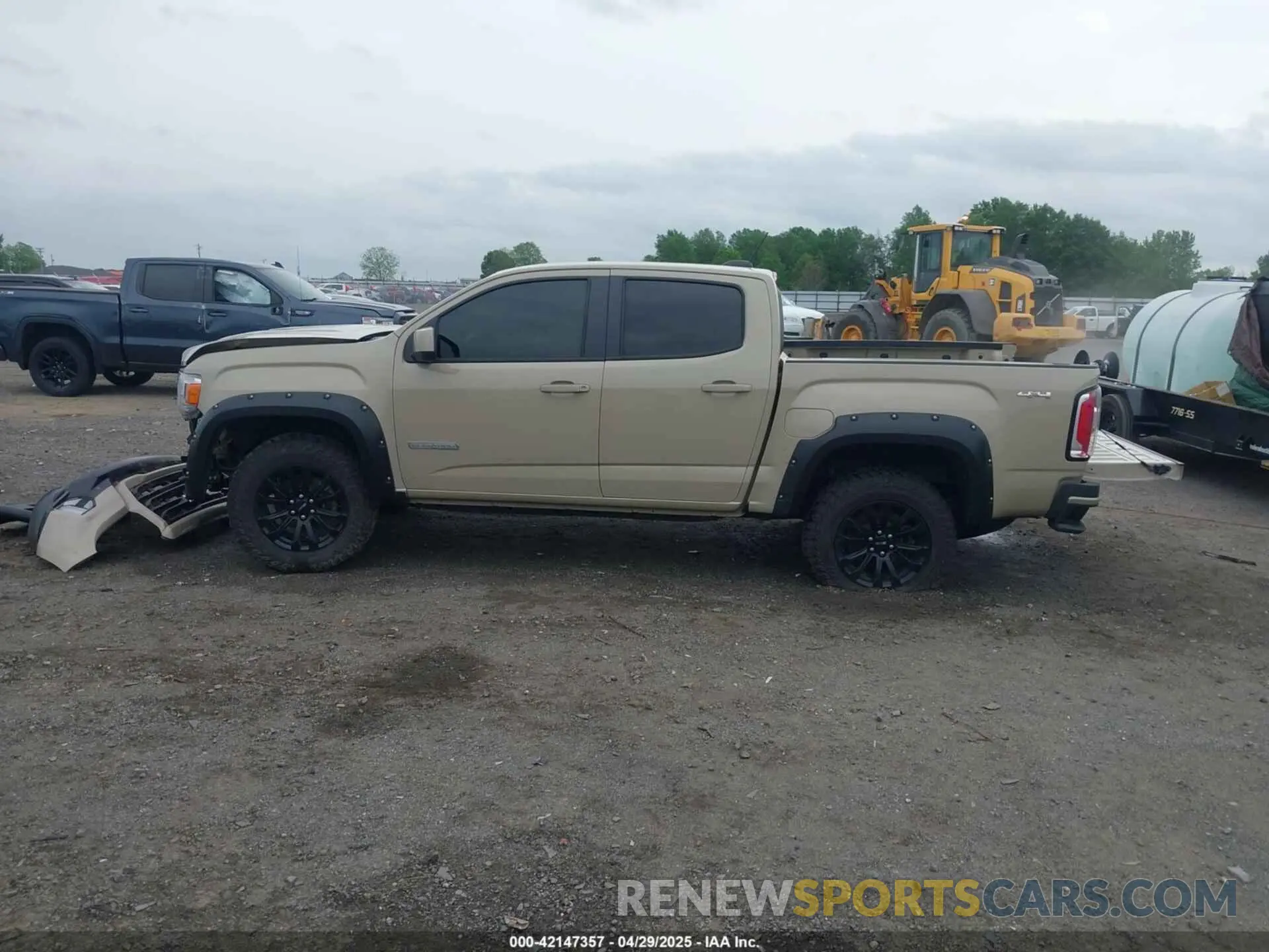 14 Photograph of a damaged car 1GTG6CEN9M1133620 GMC CANYON 2021