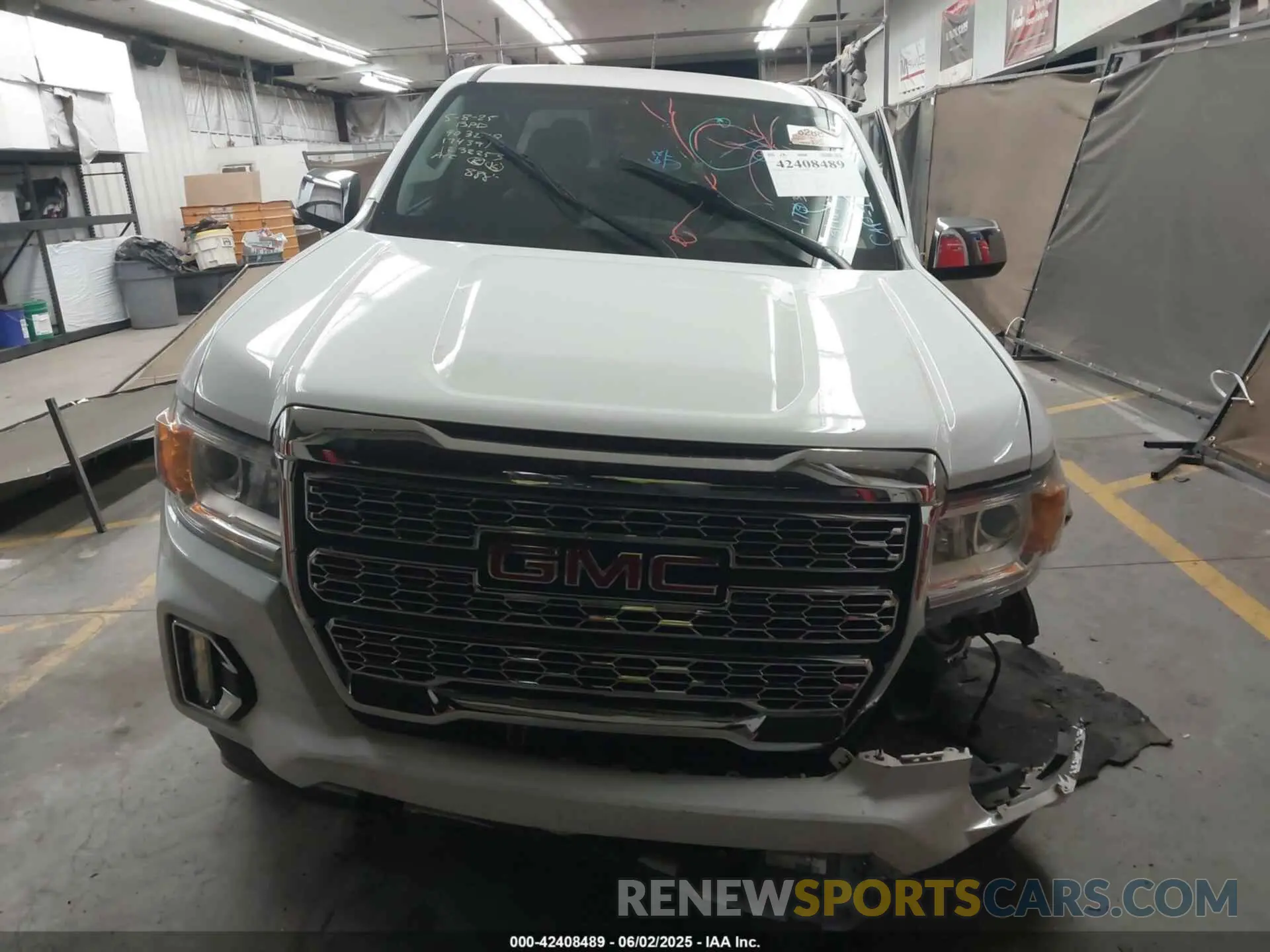 12 Photograph of a damaged car 1GTG6EEN0M1174391 GMC CANYON 2021