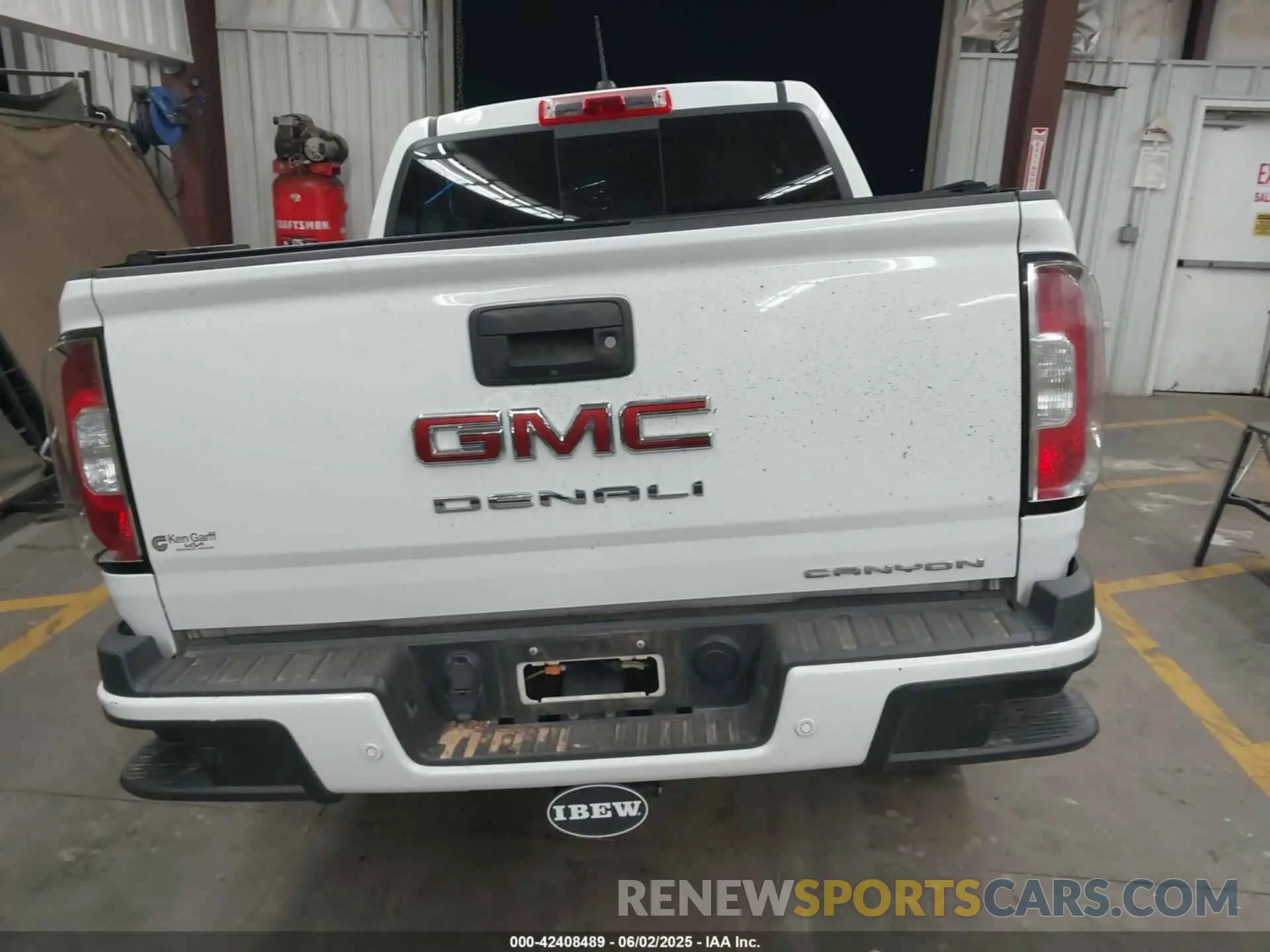 16 Photograph of a damaged car 1GTG6EEN0M1174391 GMC CANYON 2021