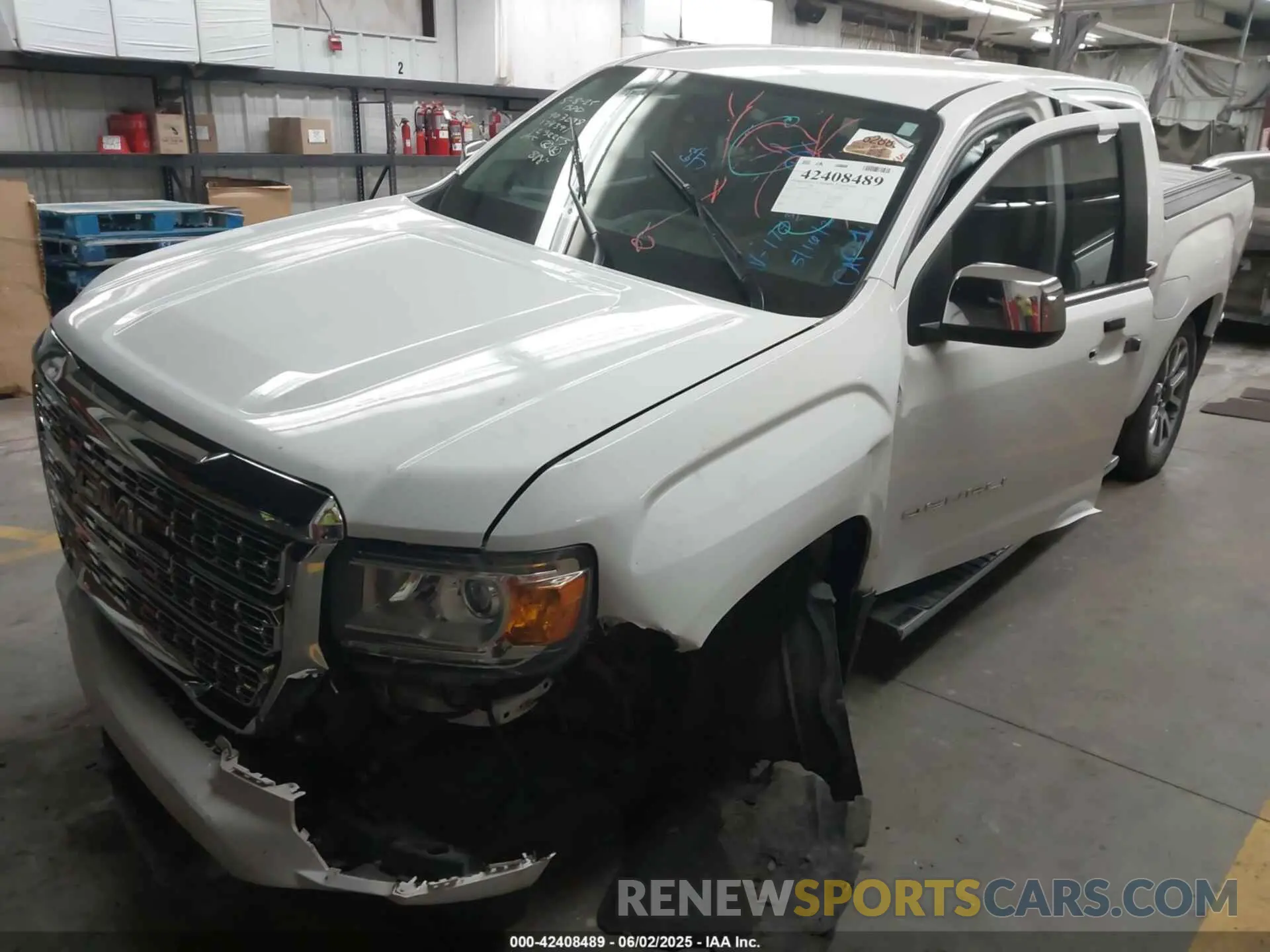 2 Photograph of a damaged car 1GTG6EEN0M1174391 GMC CANYON 2021