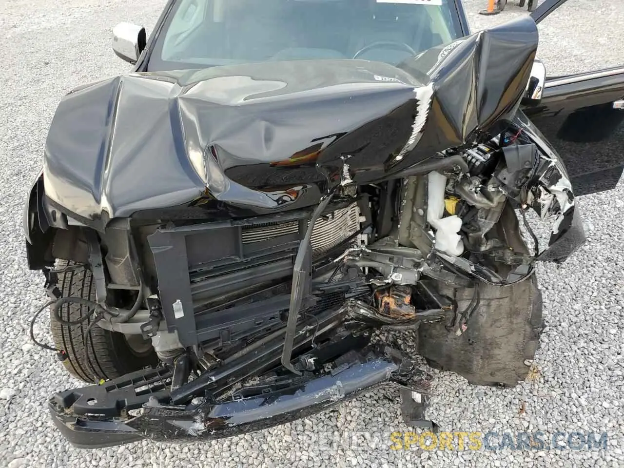 11 Photograph of a damaged car 1GTG6EEN3M1101872 GMC CANYON 2021