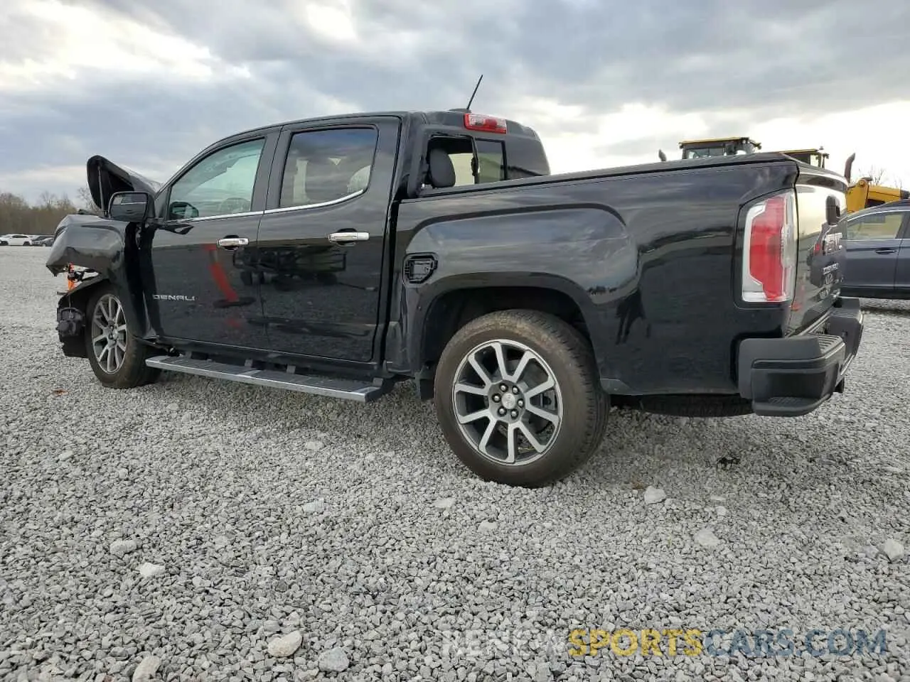 2 Photograph of a damaged car 1GTG6EEN3M1101872 GMC CANYON 2021