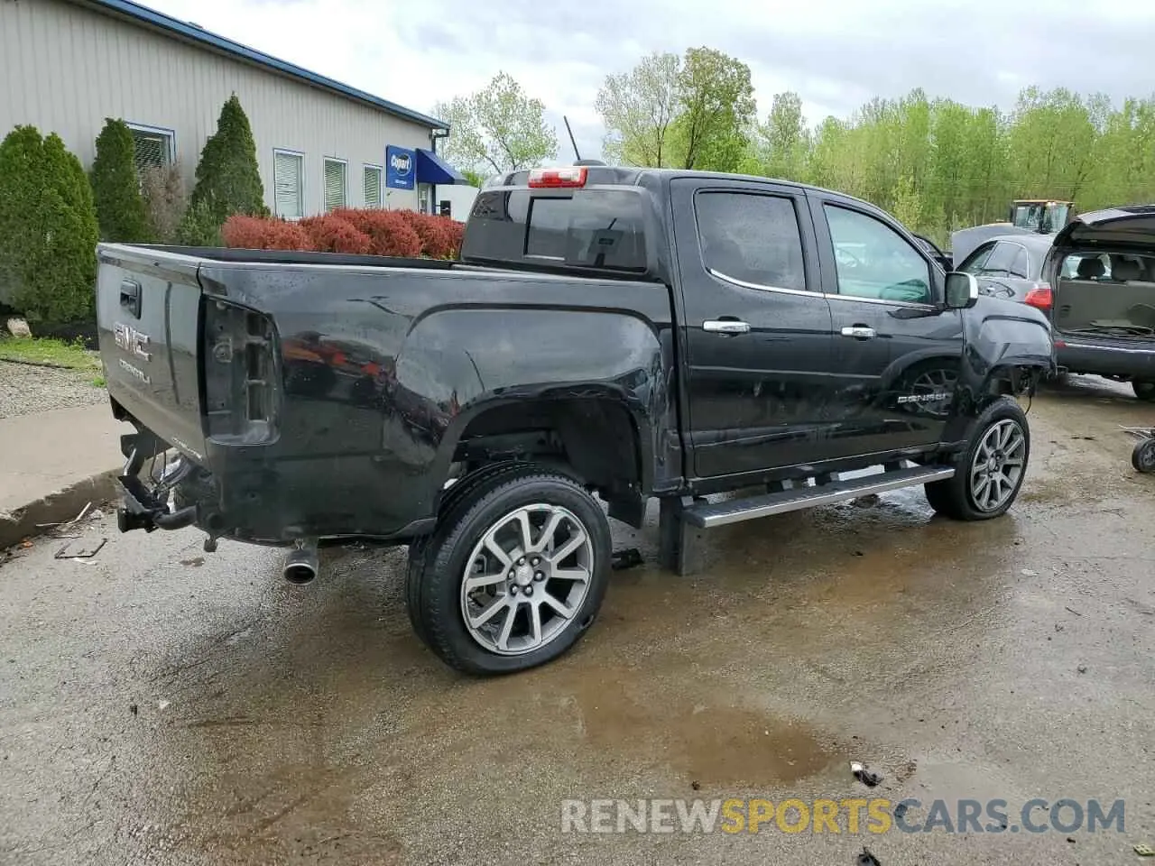 3 Photograph of a damaged car 1GTG6EEN3M1132541 GMC CANYON 2021