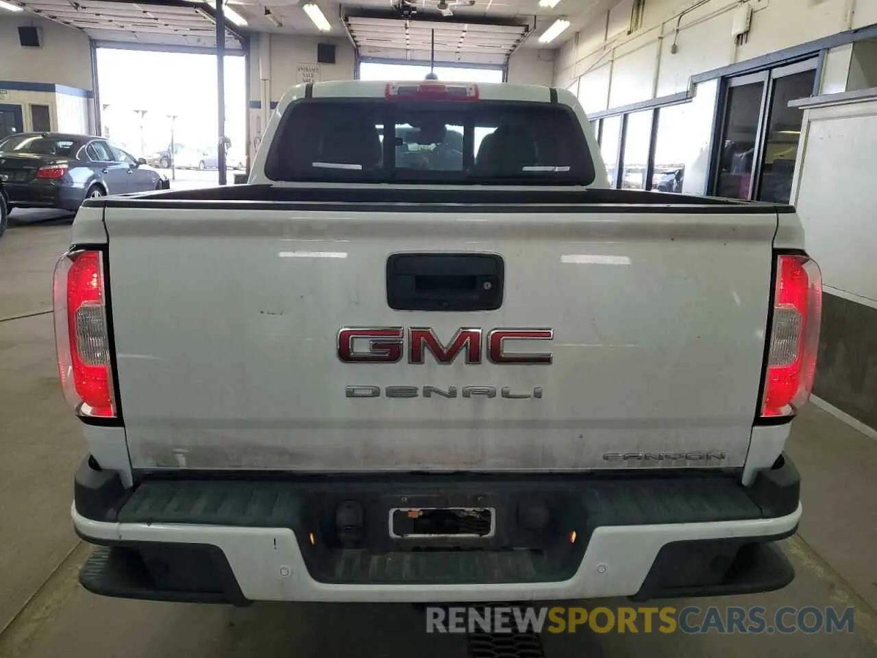 6 Photograph of a damaged car 1GTG6EEN6M1142514 GMC CANYON 2021
