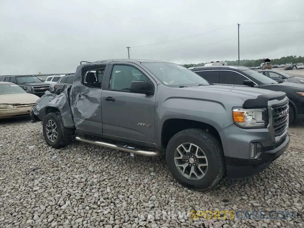 4 Photograph of a damaged car 1GTG6FEN1M1103416 GMC CANYON 2021