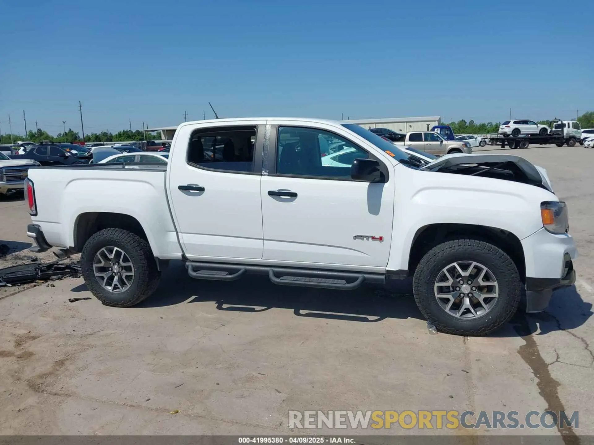 12 Photograph of a damaged car 1GTG6FEN3M1178957 GMC CANYON 2021