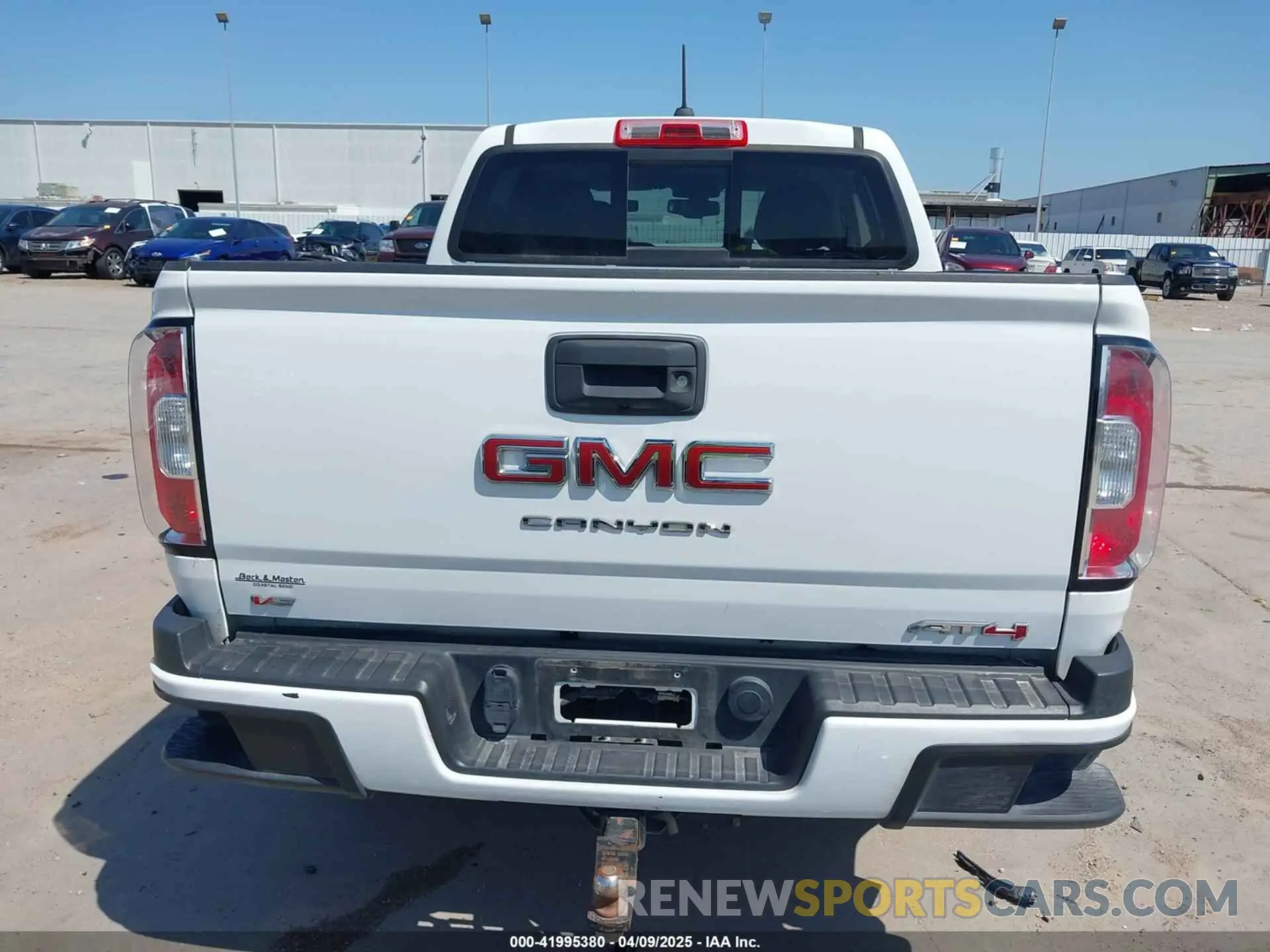 15 Photograph of a damaged car 1GTG6FEN3M1178957 GMC CANYON 2021
